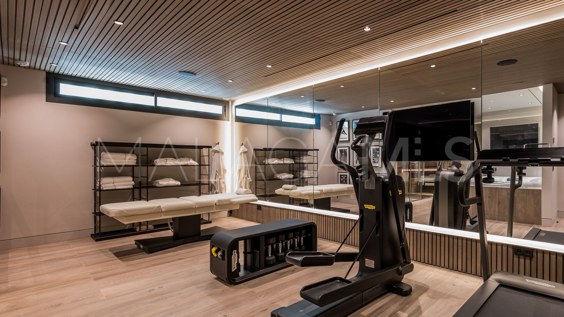 Villa for sale in Casablanca with 5 bedrooms