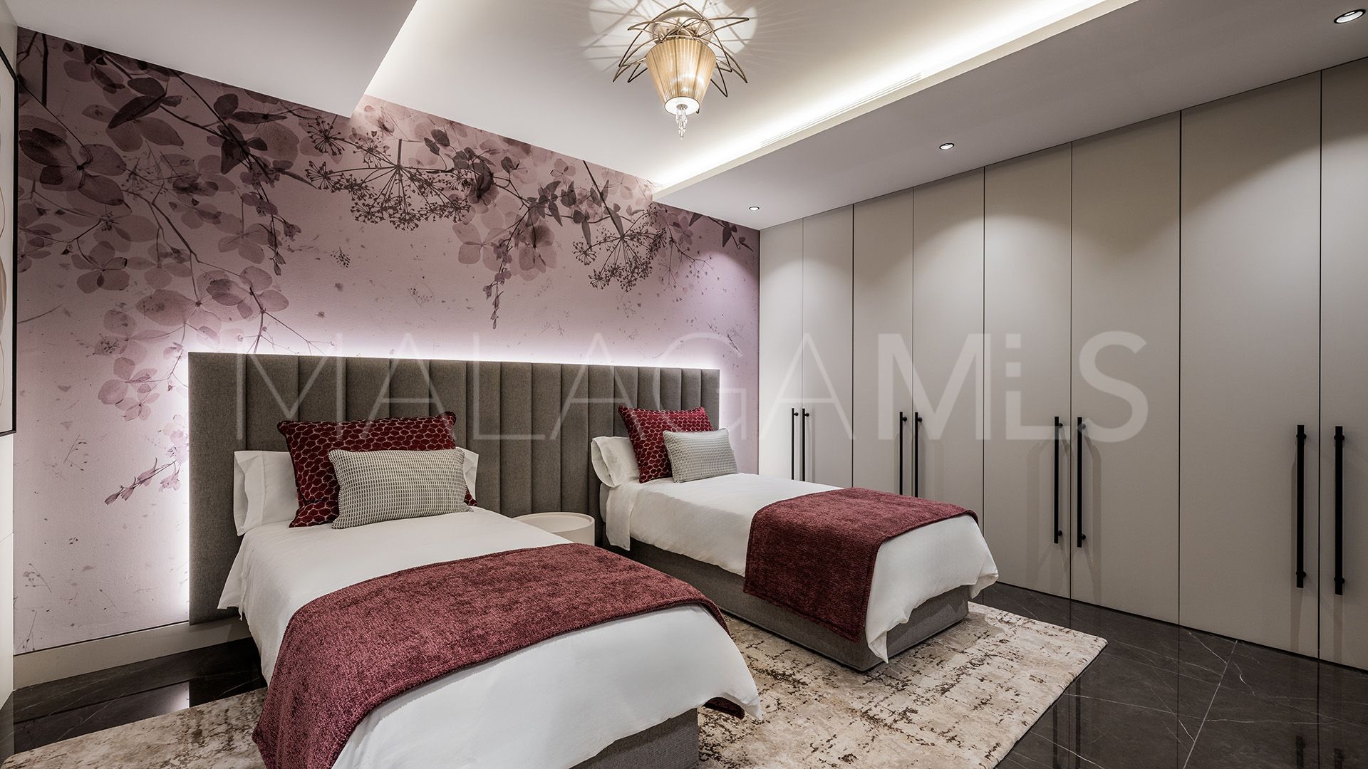 Villa for sale in Casablanca with 5 bedrooms