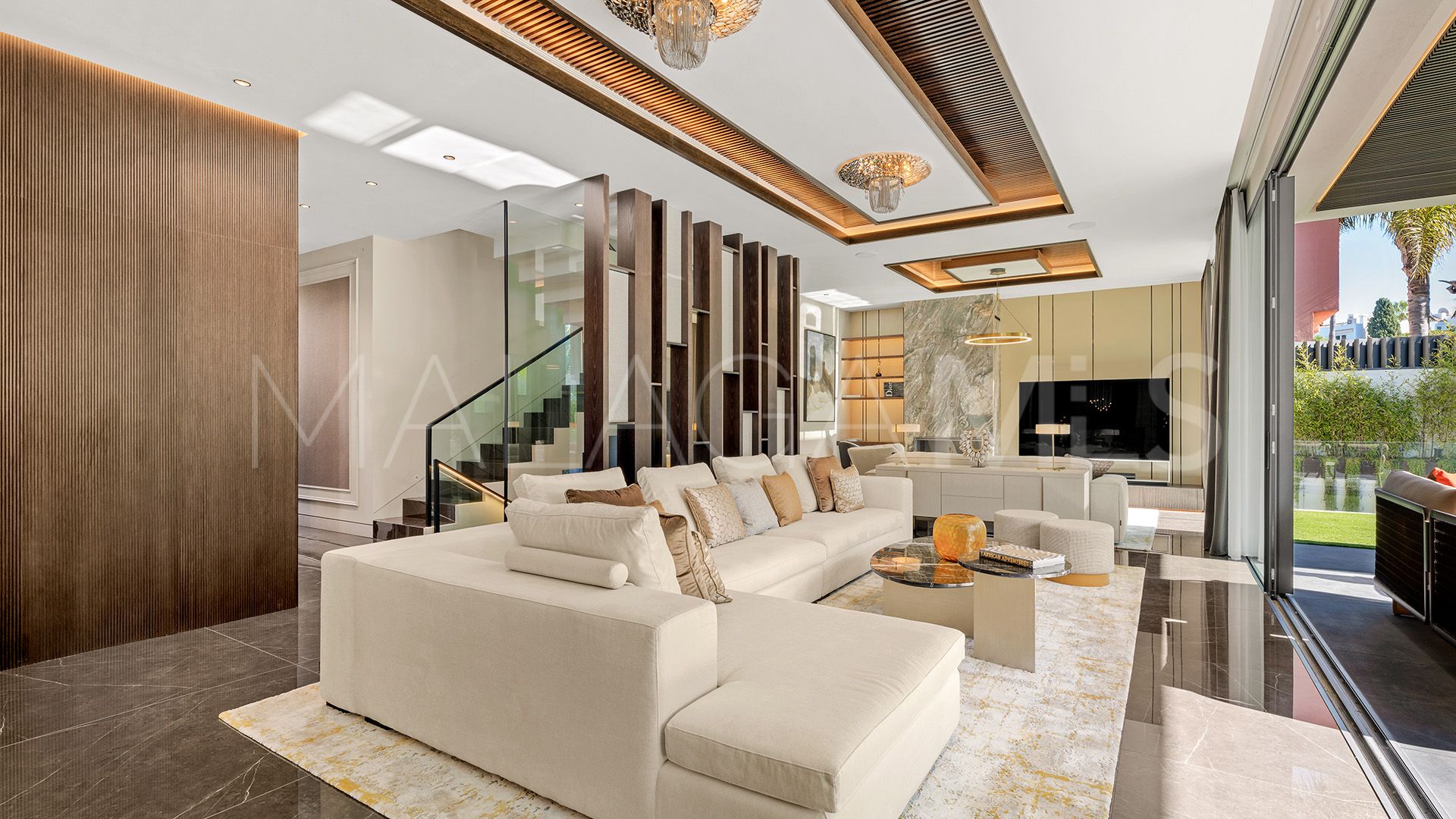 Villa for sale in Casablanca with 5 bedrooms