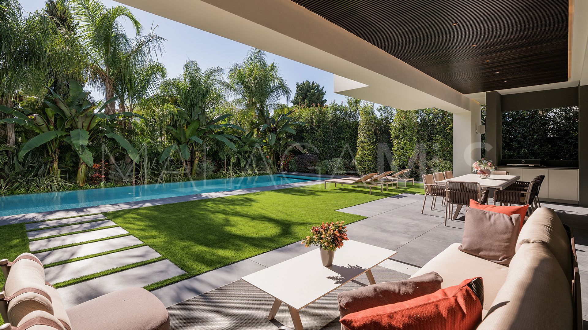 Villa for sale in Casablanca with 5 bedrooms