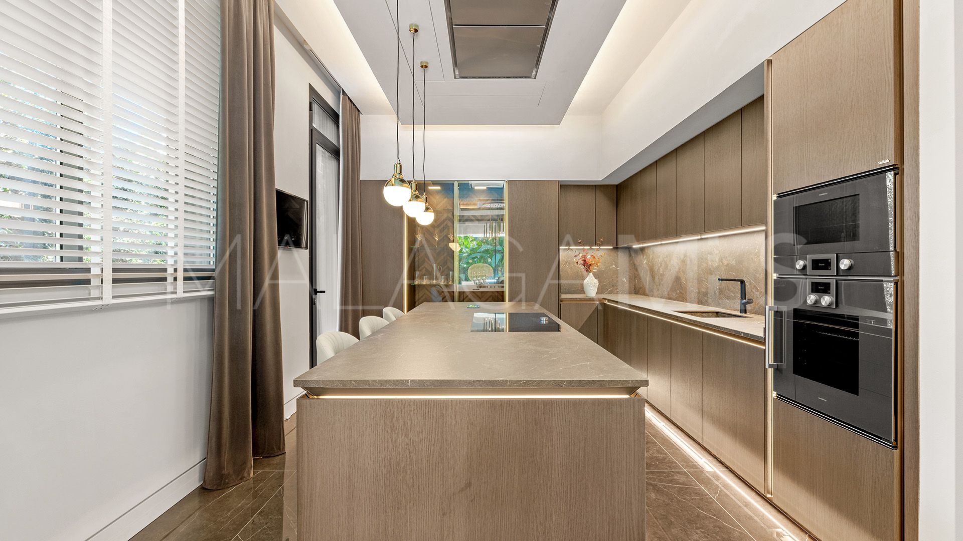 Villa for sale in Casablanca with 5 bedrooms