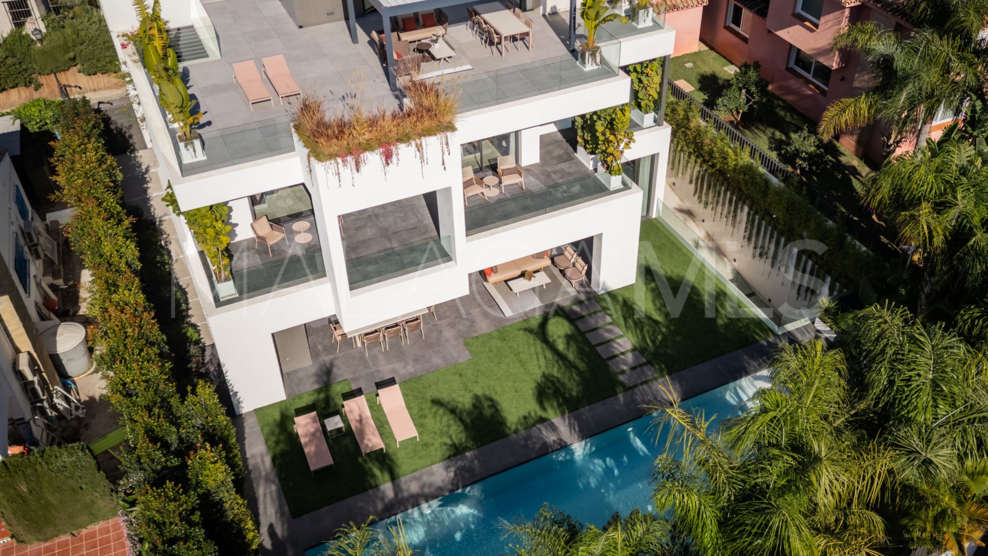 Villa for sale in Casablanca with 5 bedrooms