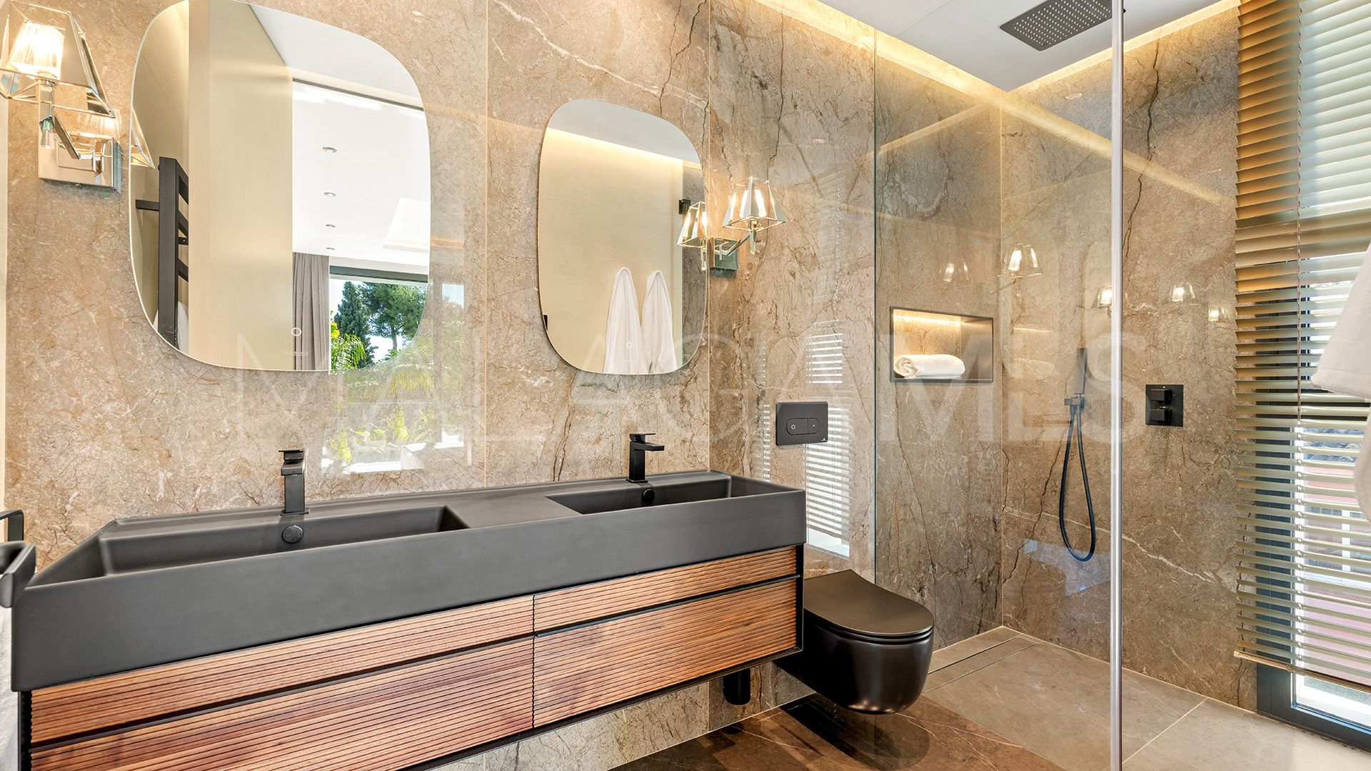 Villa for sale in Casablanca with 5 bedrooms