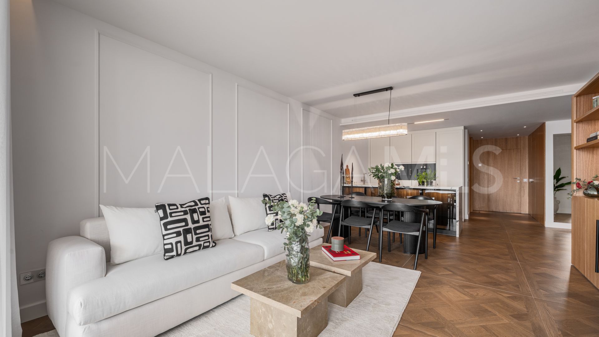 For sale 3 bedrooms ground floor apartment in Coral Beach
