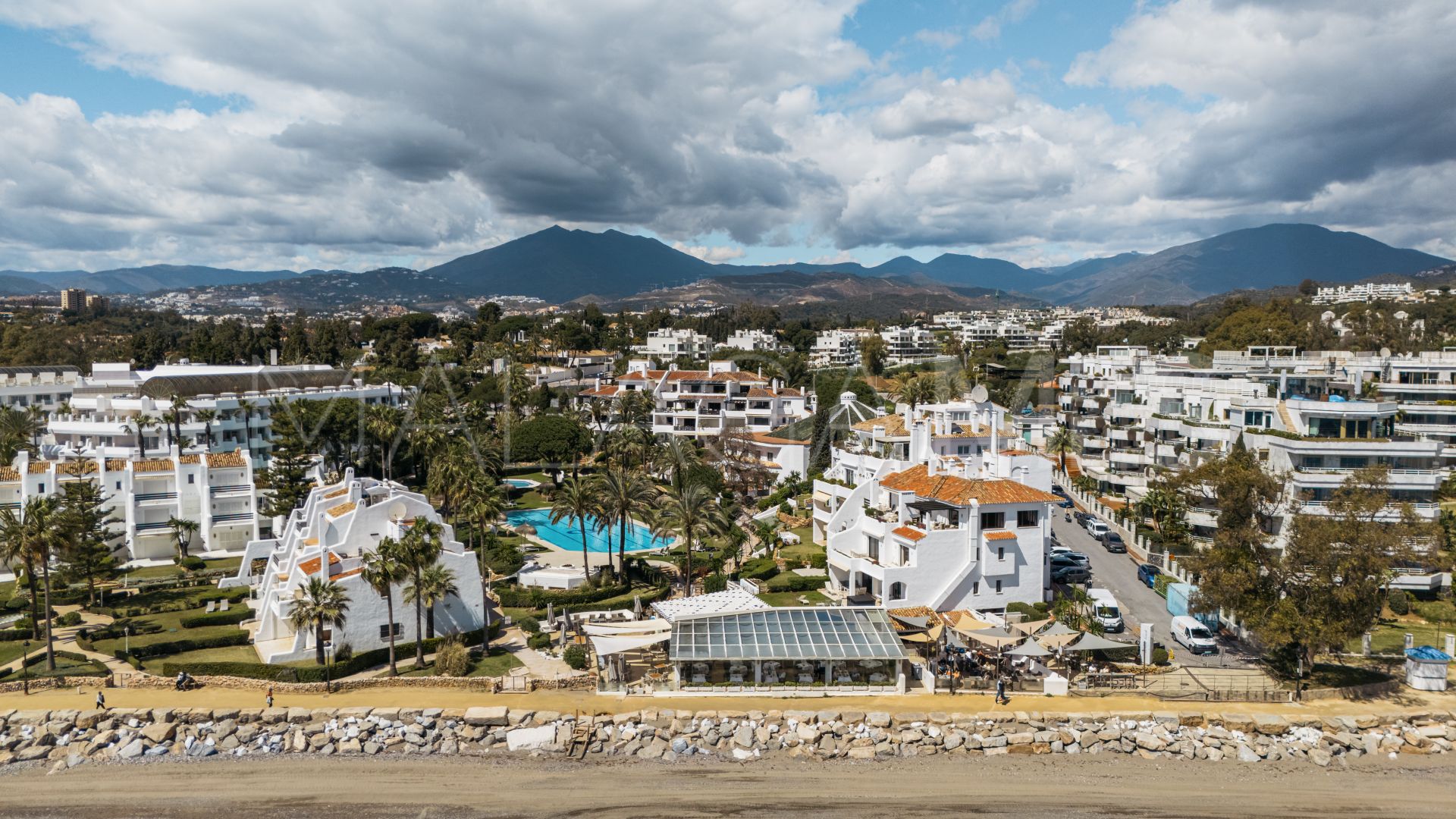 For sale 3 bedrooms ground floor apartment in Coral Beach