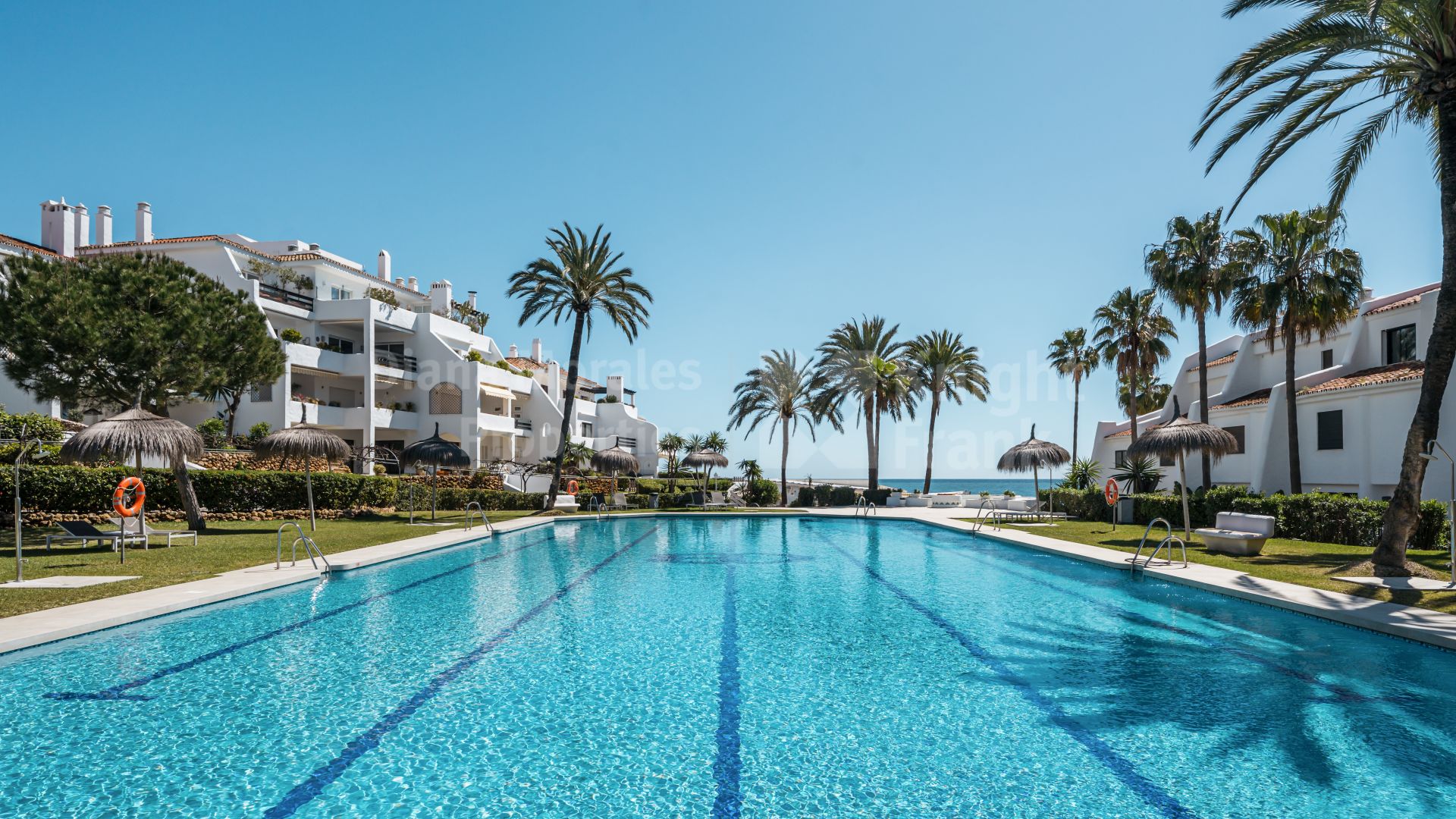 Coral Beach, Casa Coral, wunderschöne Erdgeschosswohnung mit direktem Zugang zur Strandpromenade