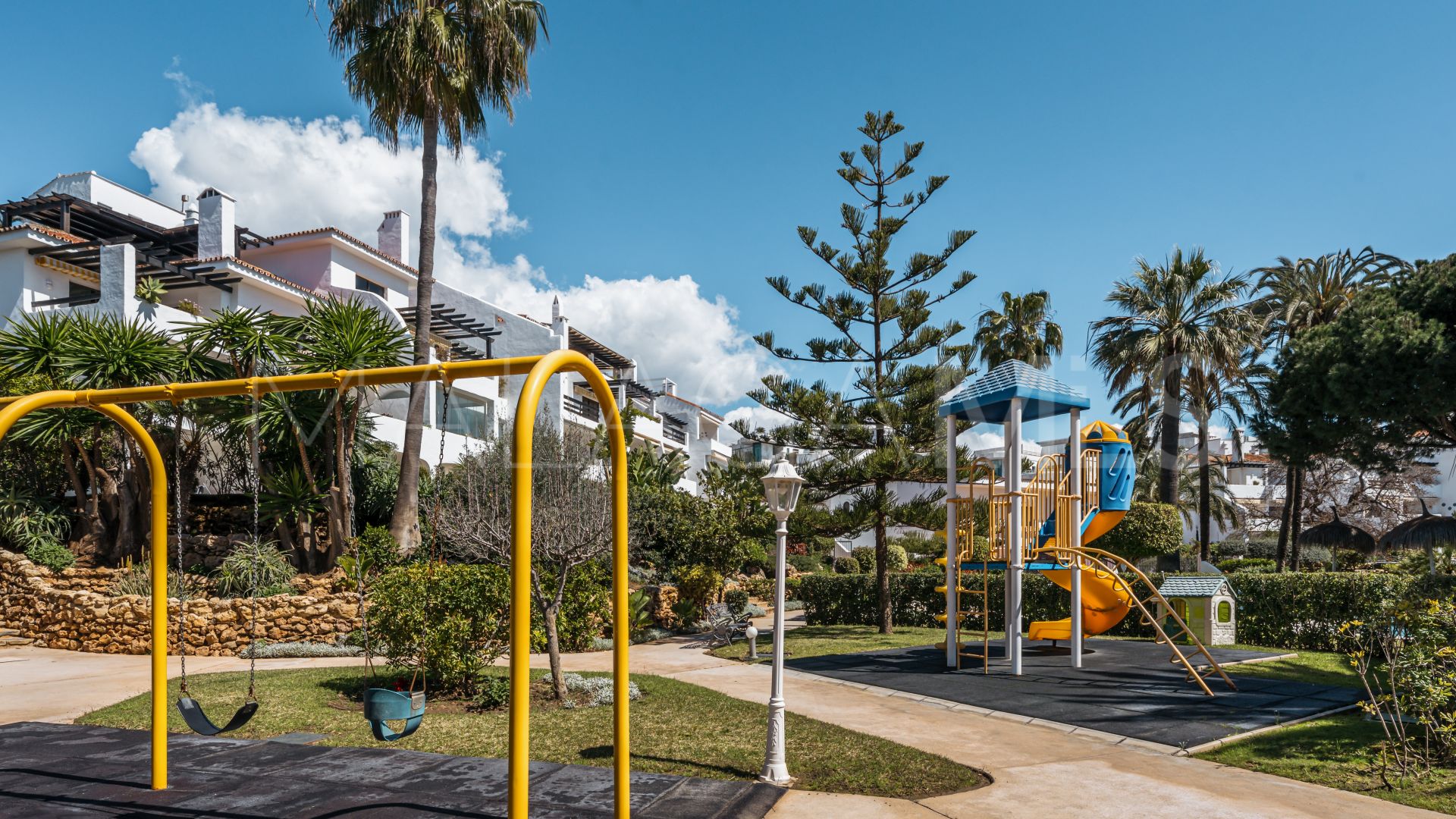 For sale 3 bedrooms ground floor apartment in Coral Beach