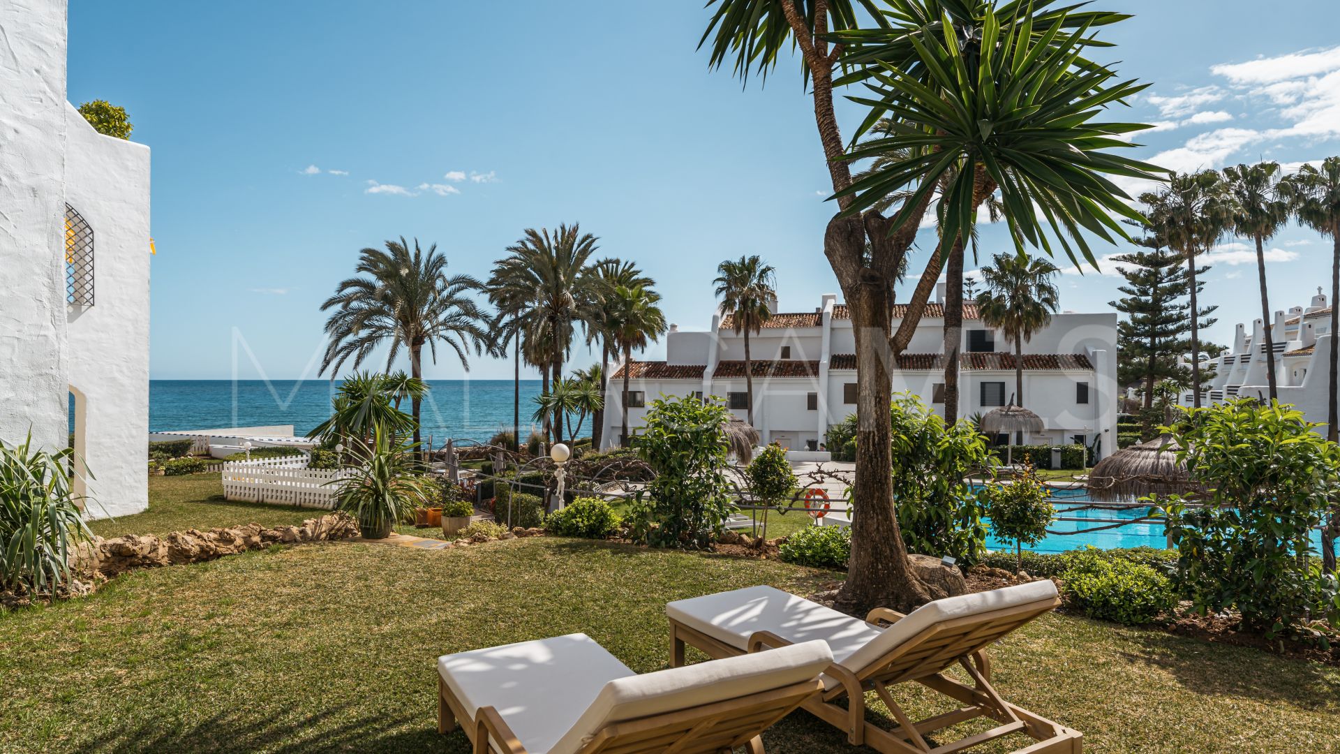 For sale 3 bedrooms ground floor apartment in Coral Beach