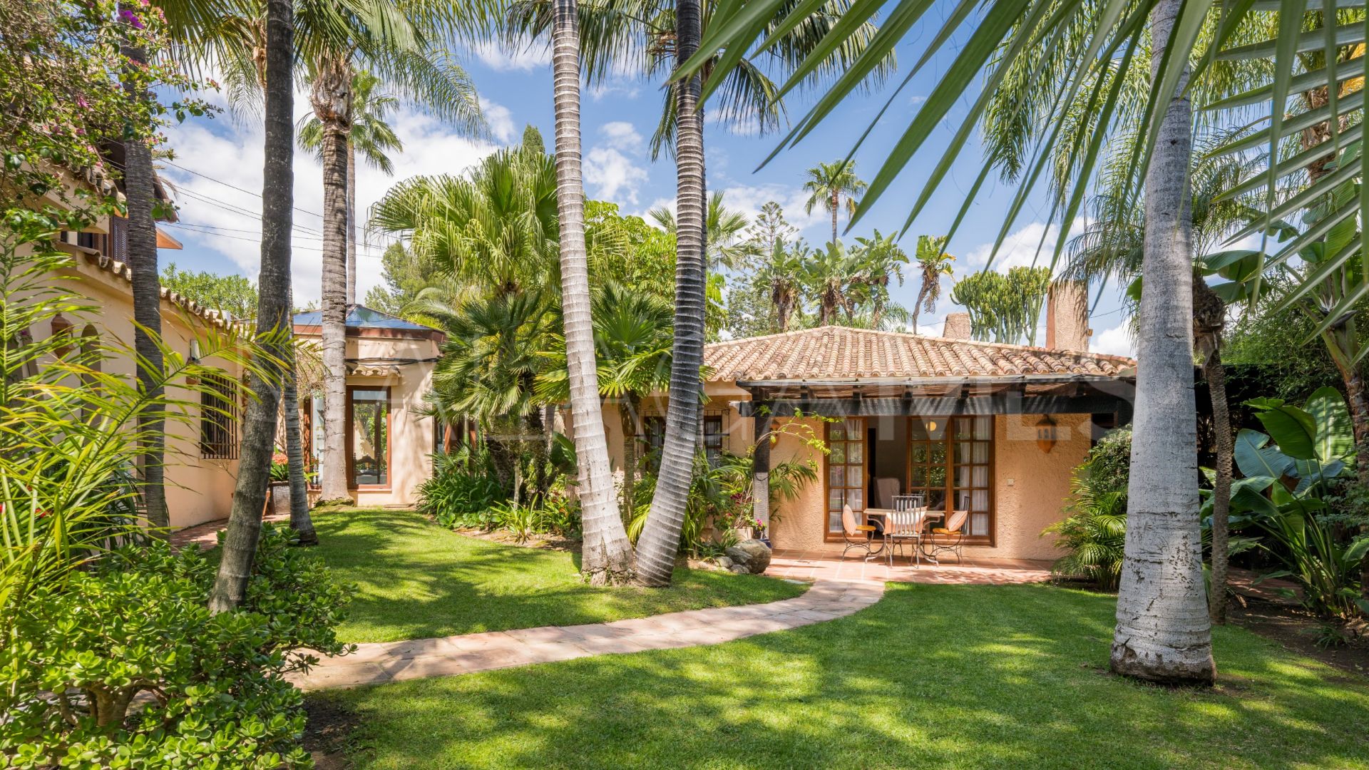 Altos del Rodeo villa for sale