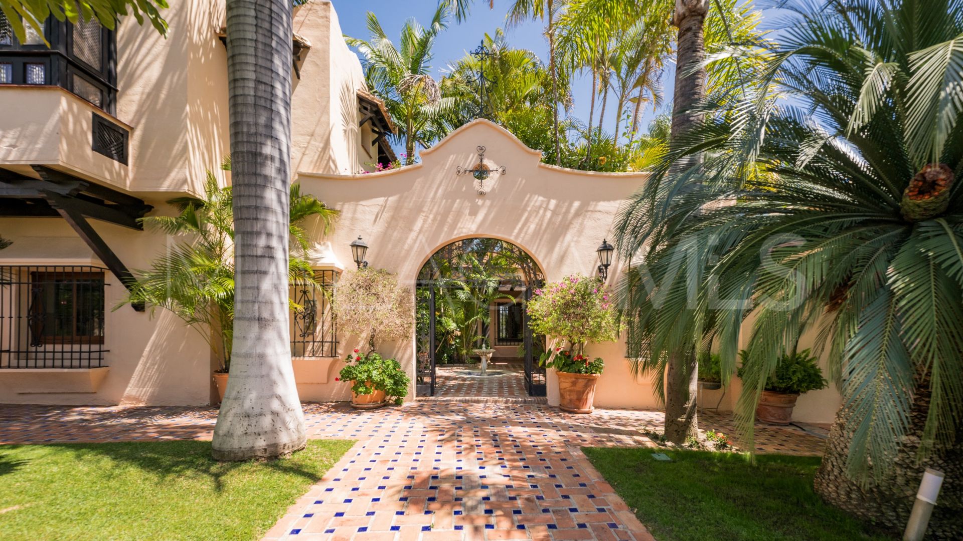 Altos del Rodeo villa for sale