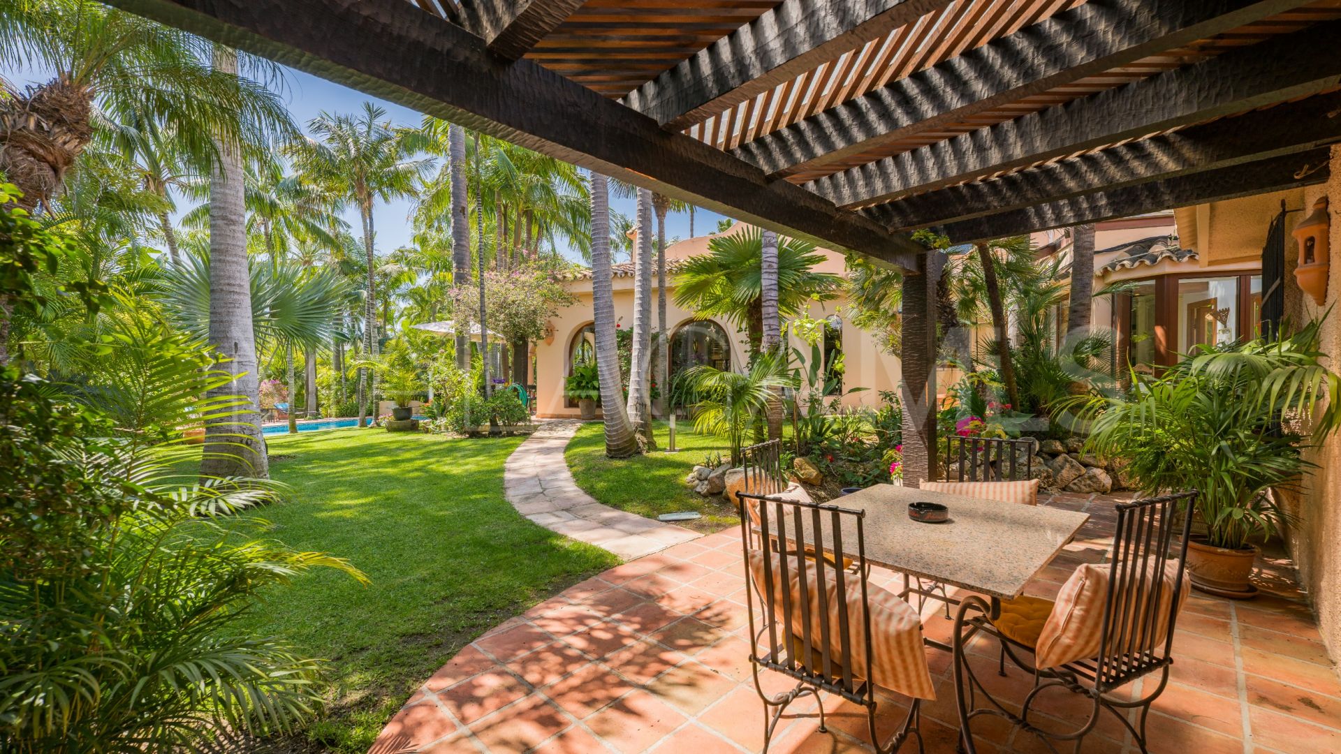 Altos del Rodeo villa for sale