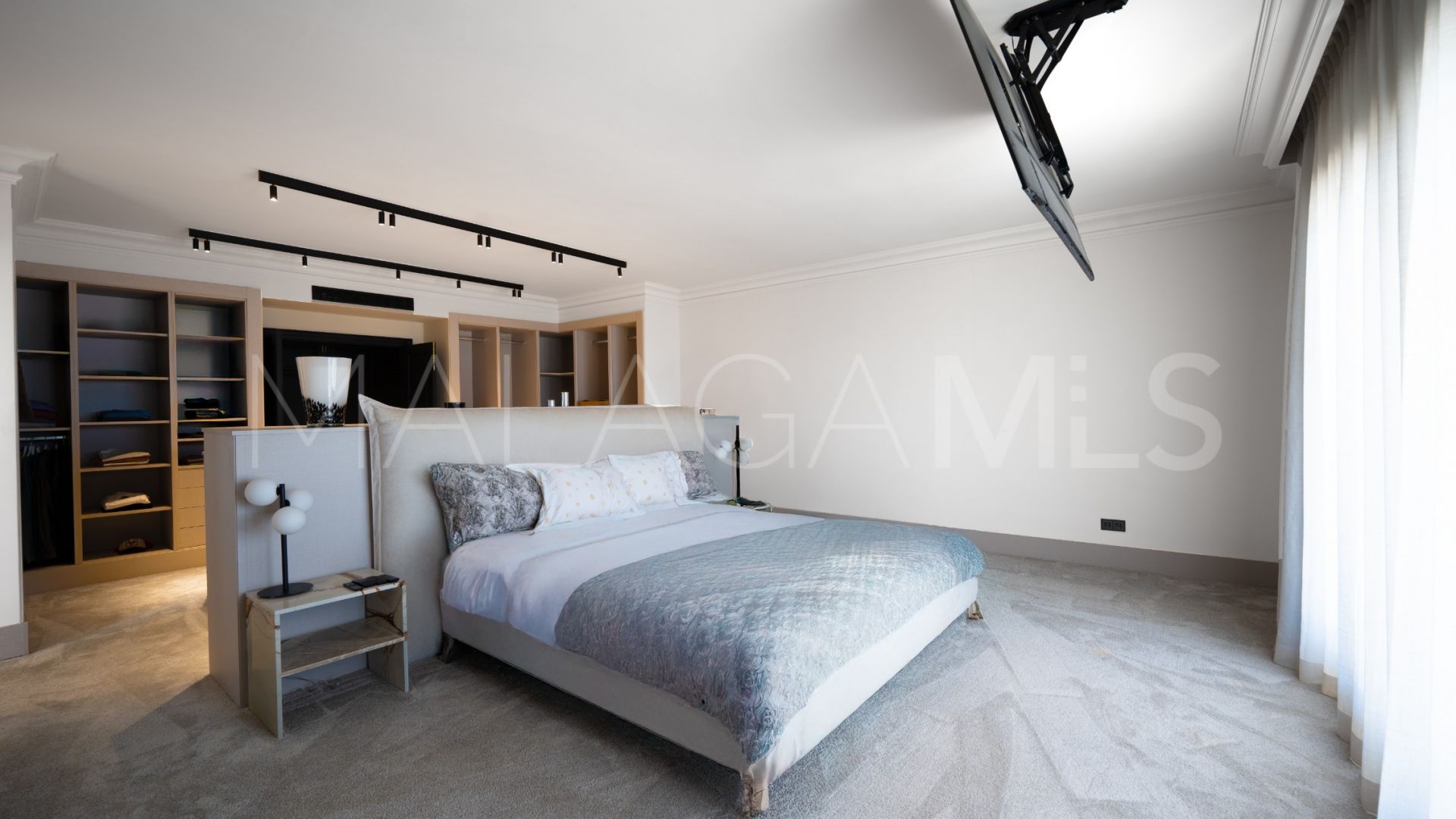 Duplex penthouse for sale in Monte Paraiso Country Club
