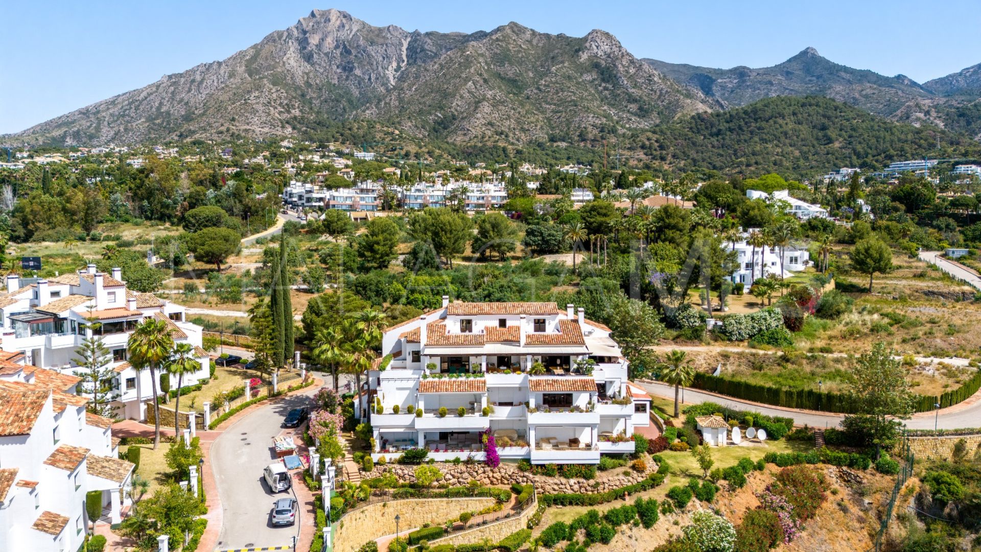 Duplex penthouse for sale in Monte Paraiso Country Club
