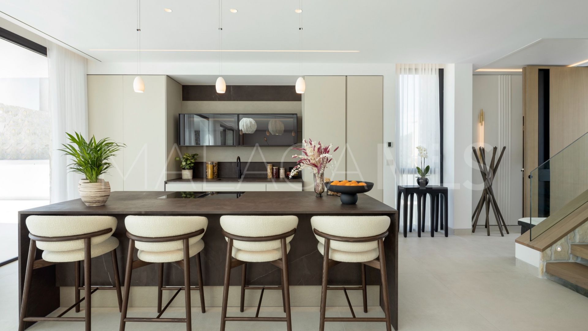 Buy villa in La Quinta