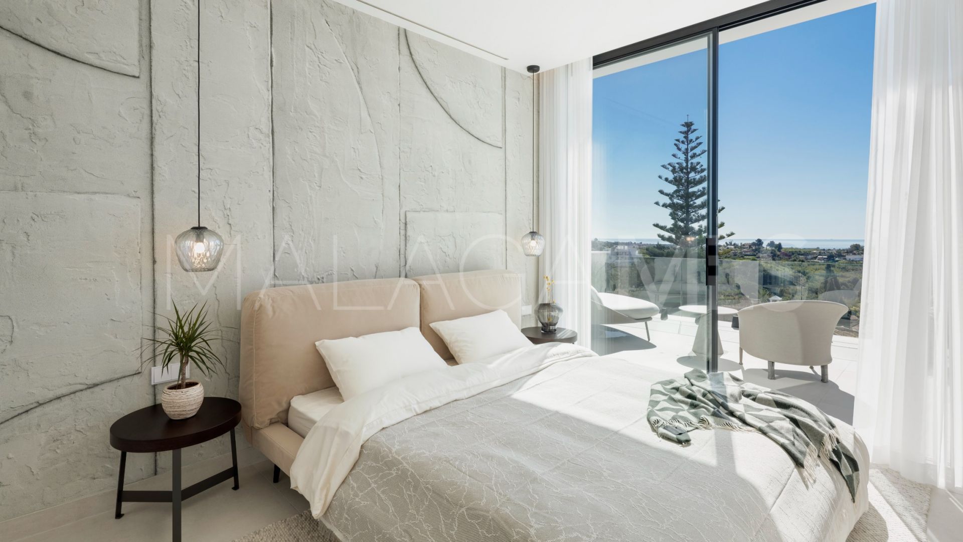 Buy villa in La Quinta