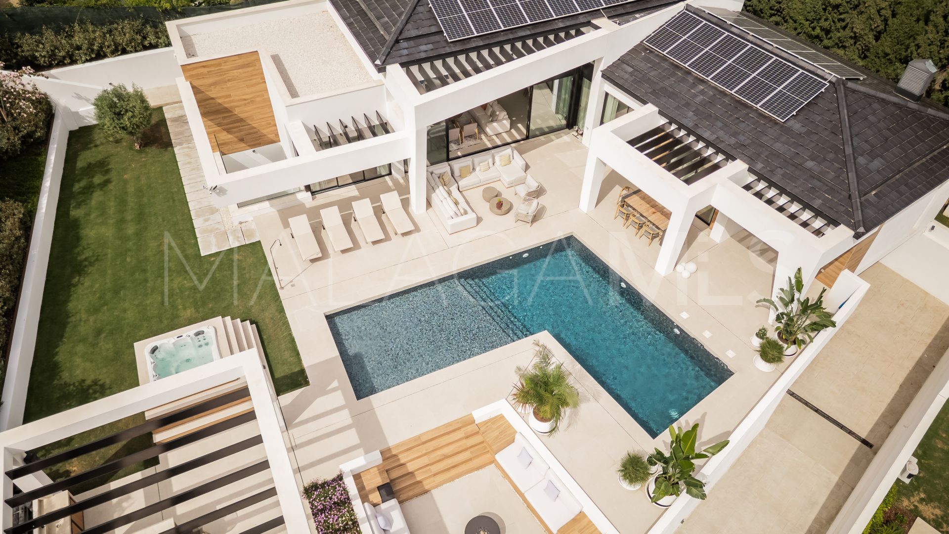For sale Los Naranjos Golf 6 bedrooms villa