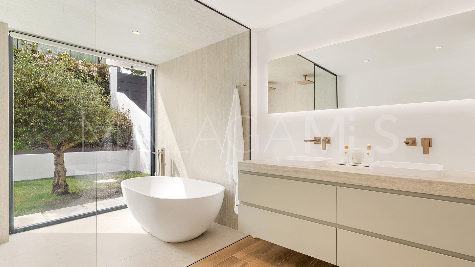 For sale Los Naranjos Golf 6 bedrooms villa