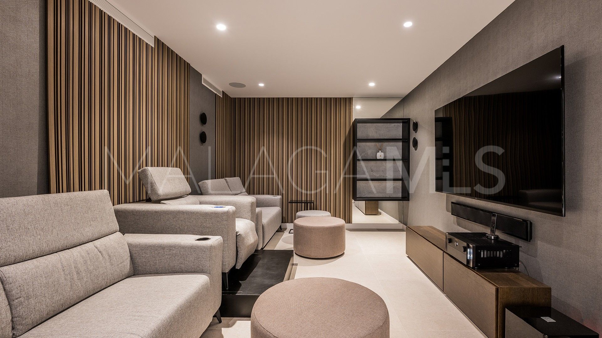 For sale Los Naranjos Golf 6 bedrooms villa