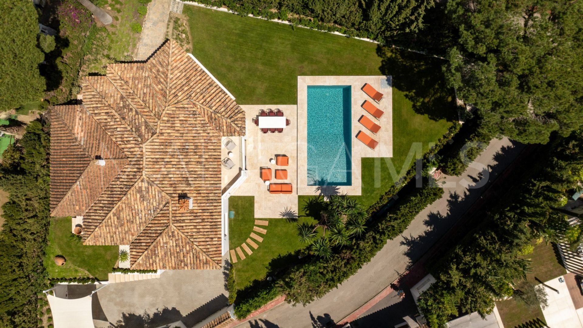Villa for sale in Las Brisas