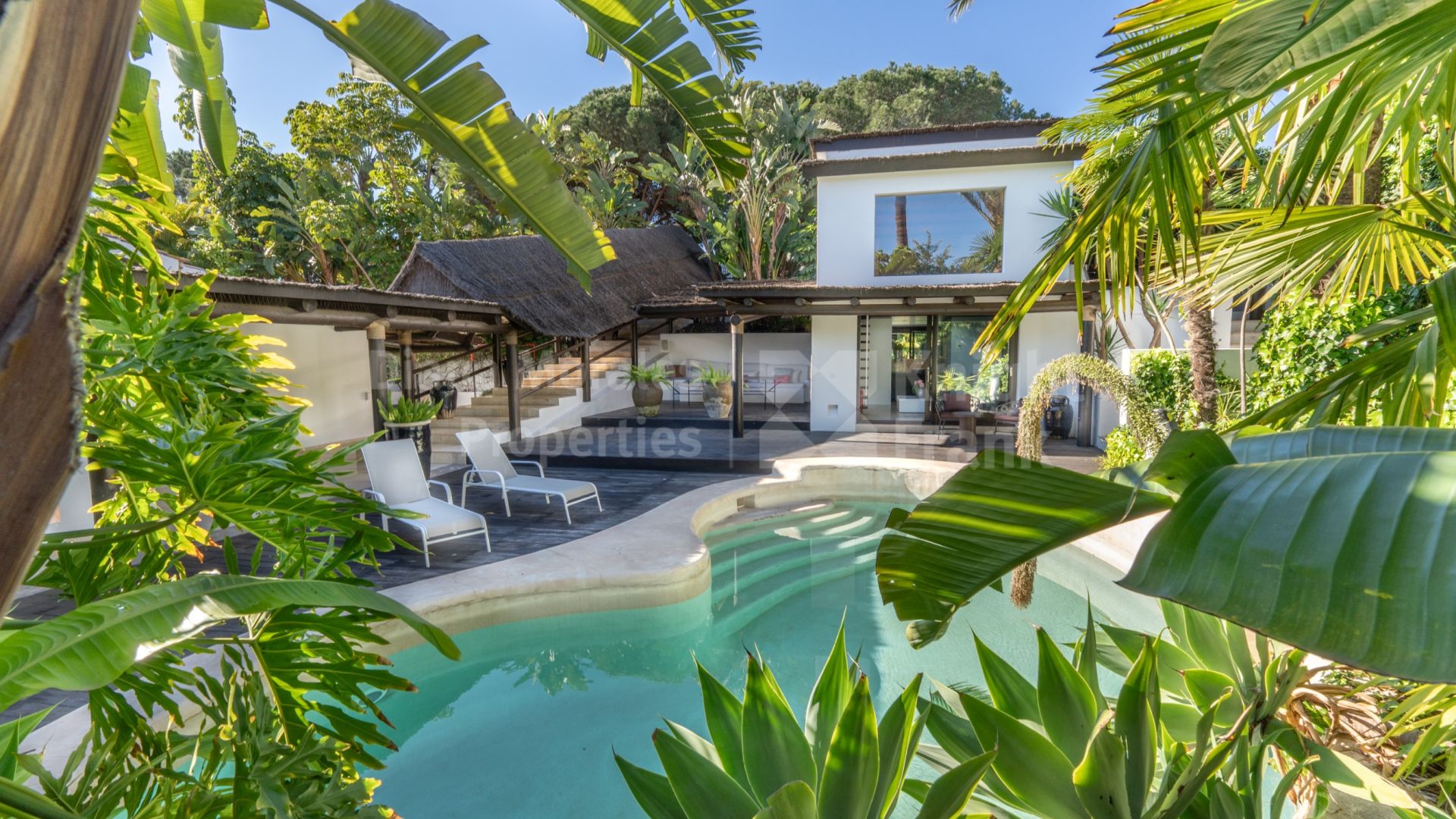 Balinese style villa in Las Brisas