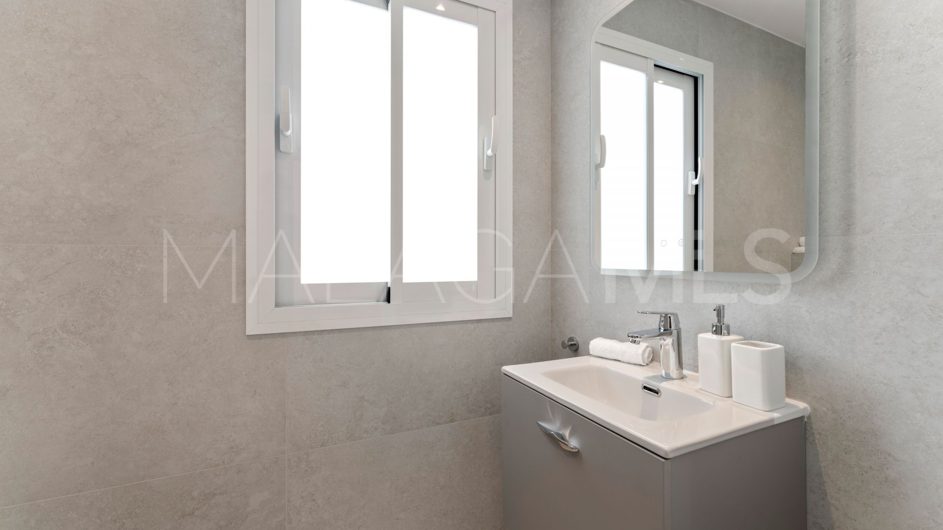 Buy villa in Marbella Centro de 3 bedrooms