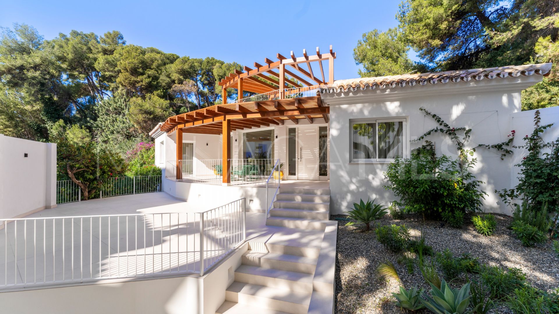Buy villa in Marbella Centro de 3 bedrooms