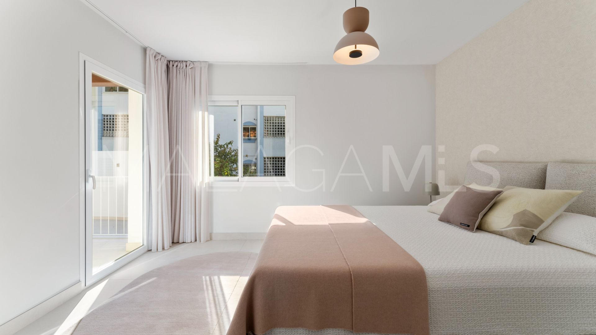 Buy villa in Marbella Centro de 3 bedrooms