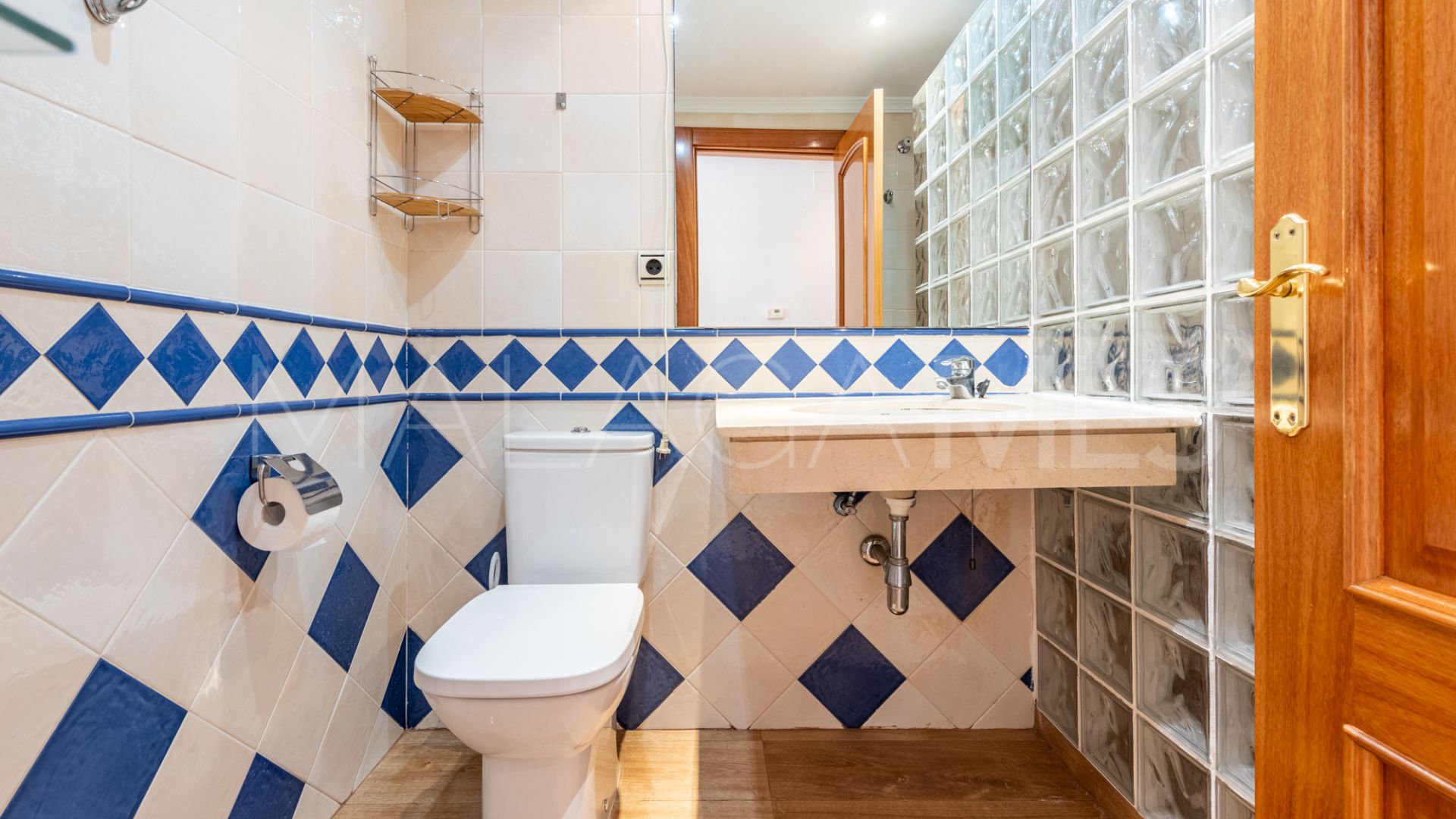 For sale town house in Marbella East with 3 bedrooms