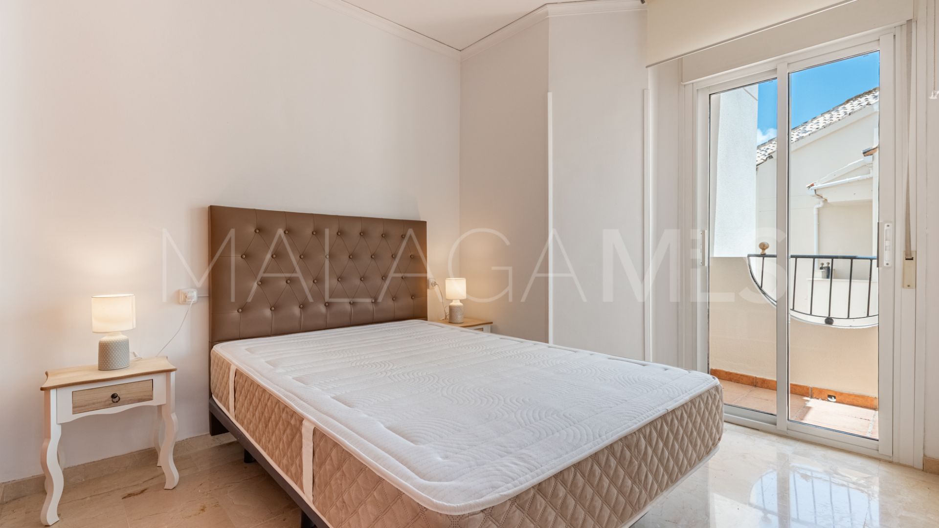 For sale town house in Marbella East with 3 bedrooms