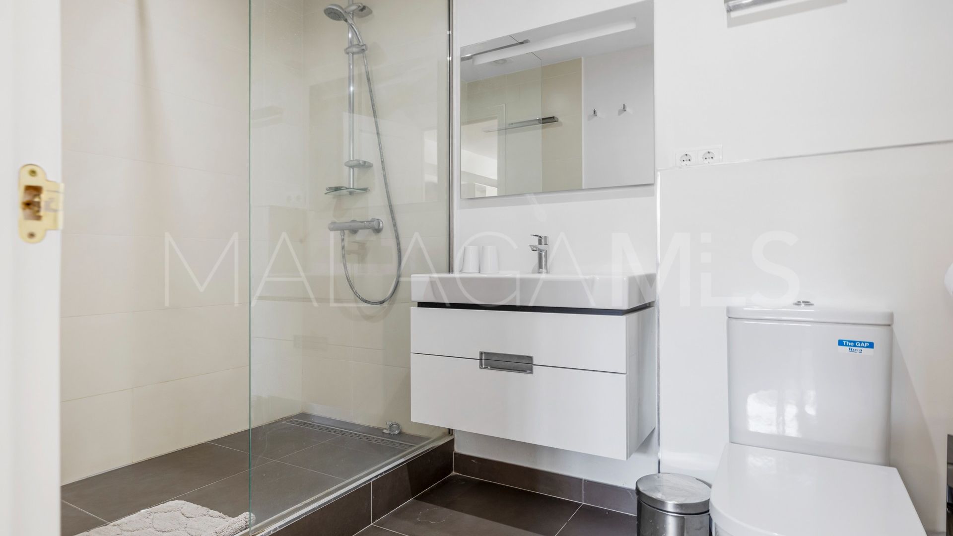 Town house for sale in La Heredia with 5 bedrooms