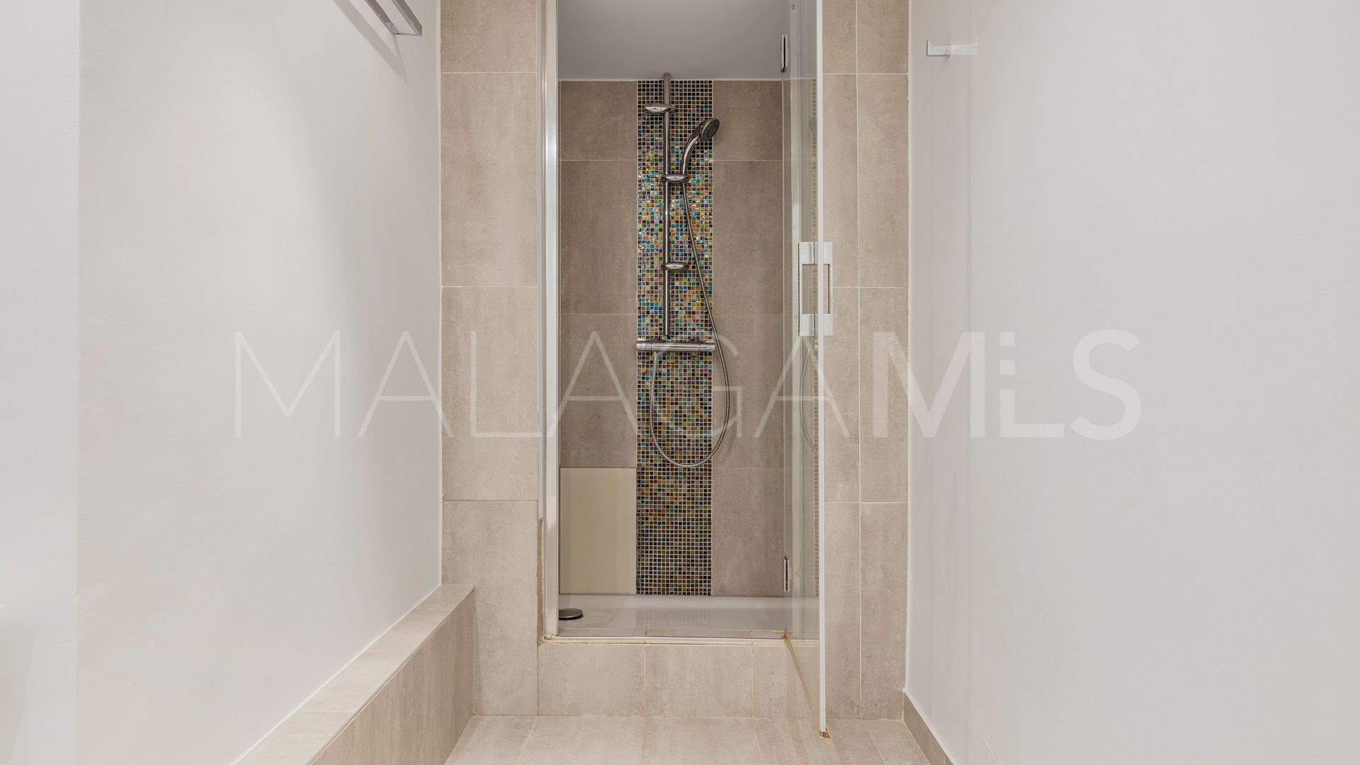 Town house for sale in La Heredia with 5 bedrooms