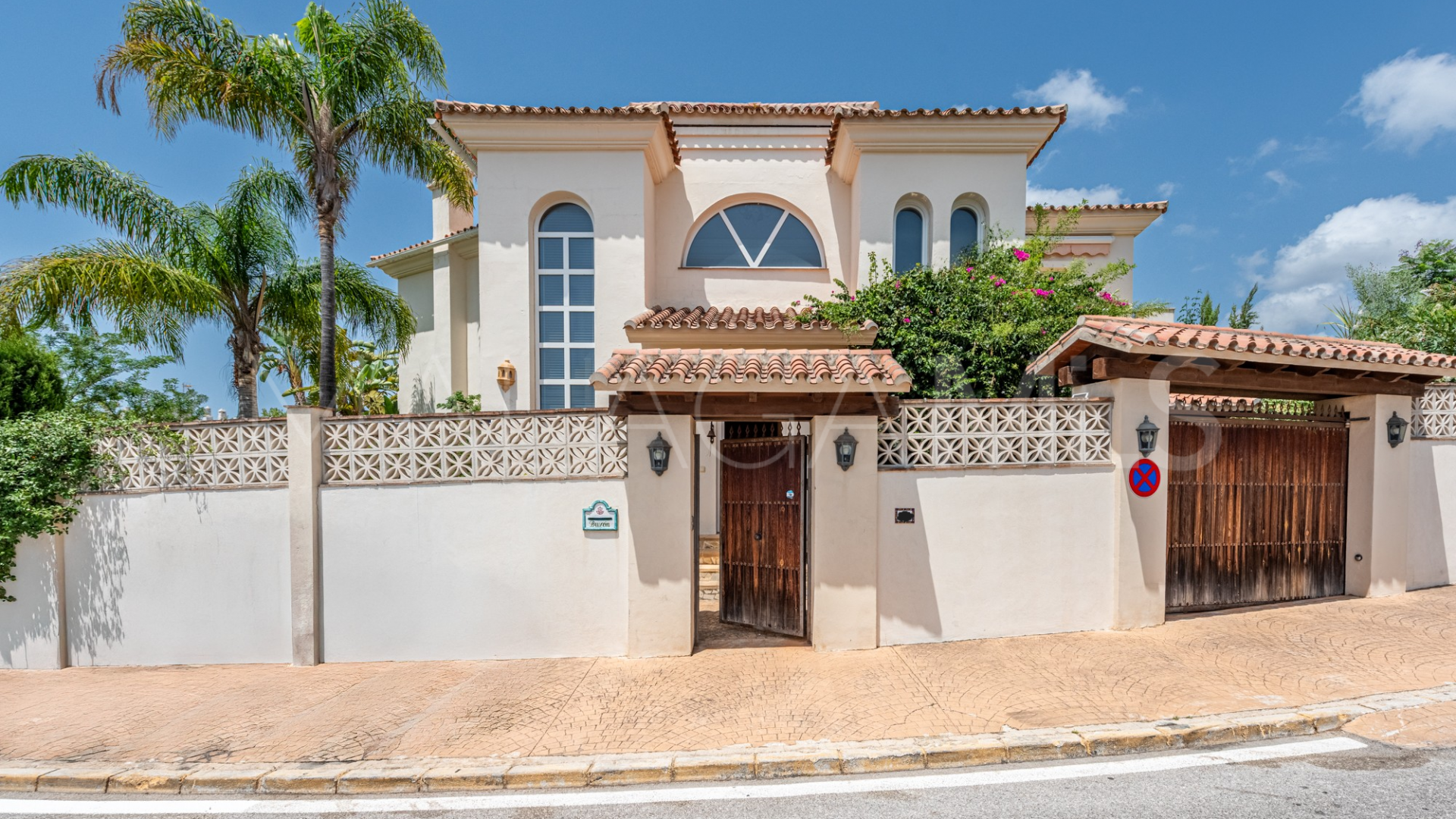 Villa for sale in La Reserva de Marbella