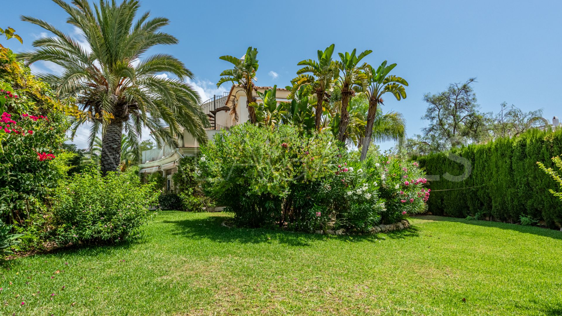 Villa for sale in La Reserva de Marbella