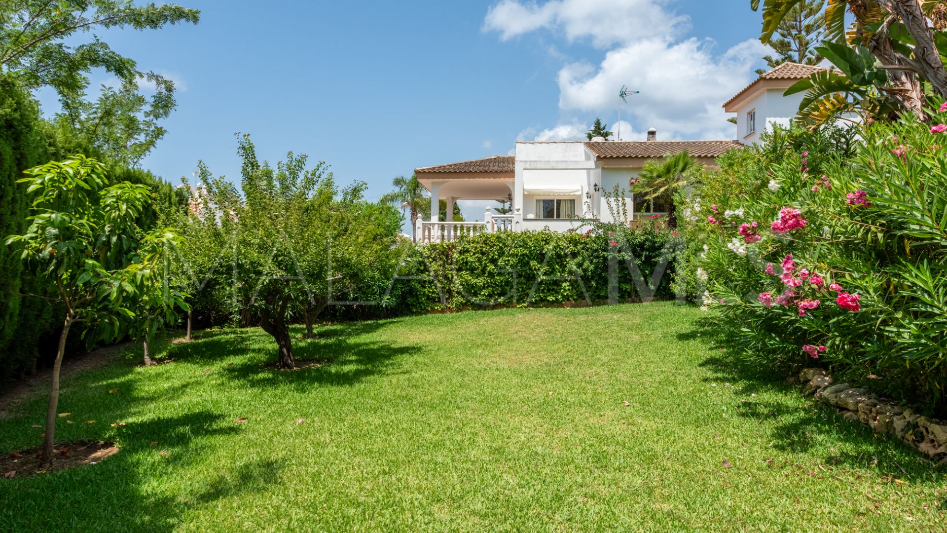 Villa for sale in La Reserva de Marbella