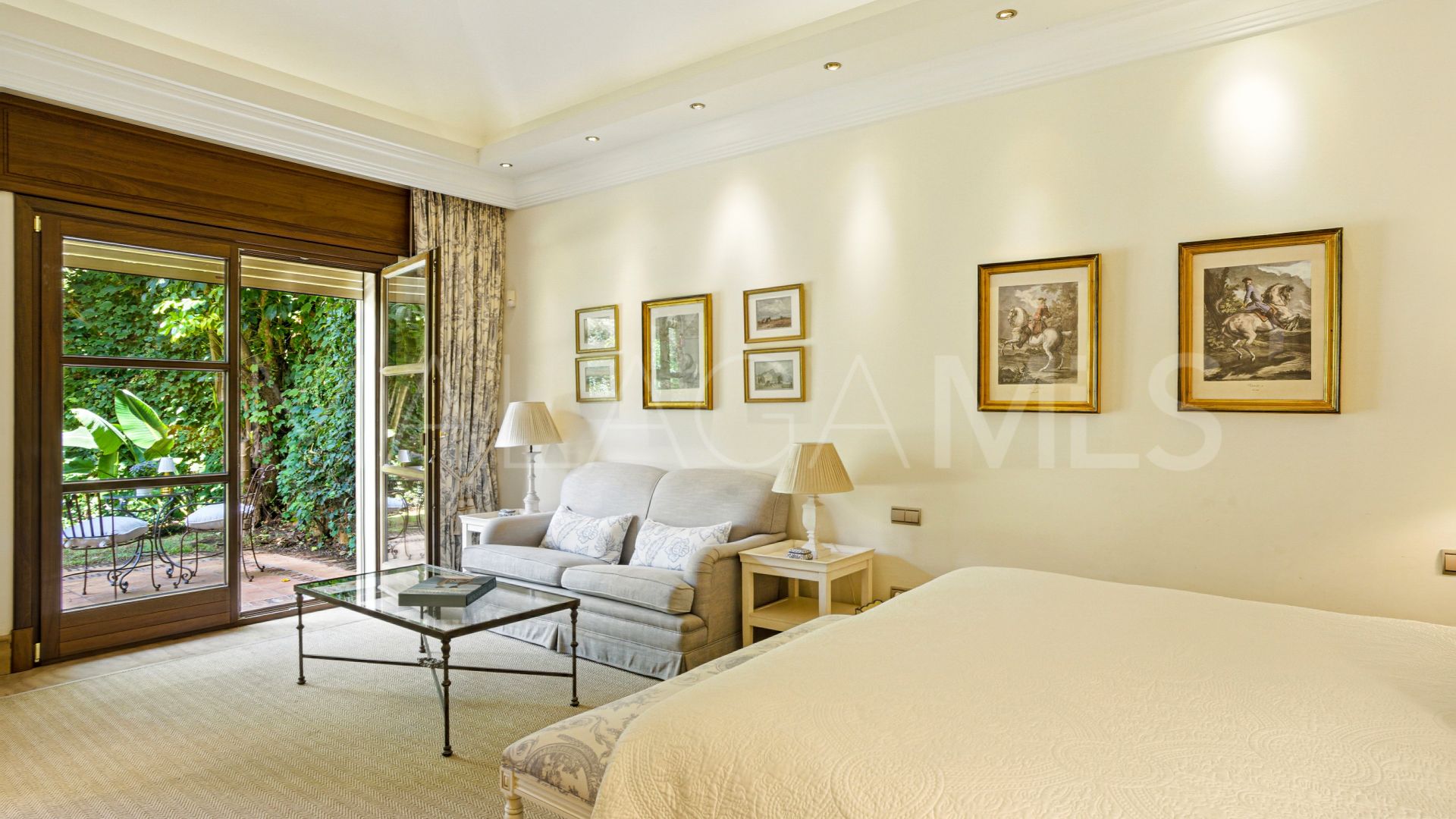 Villa for sale in Las Lomas del Marbella Club