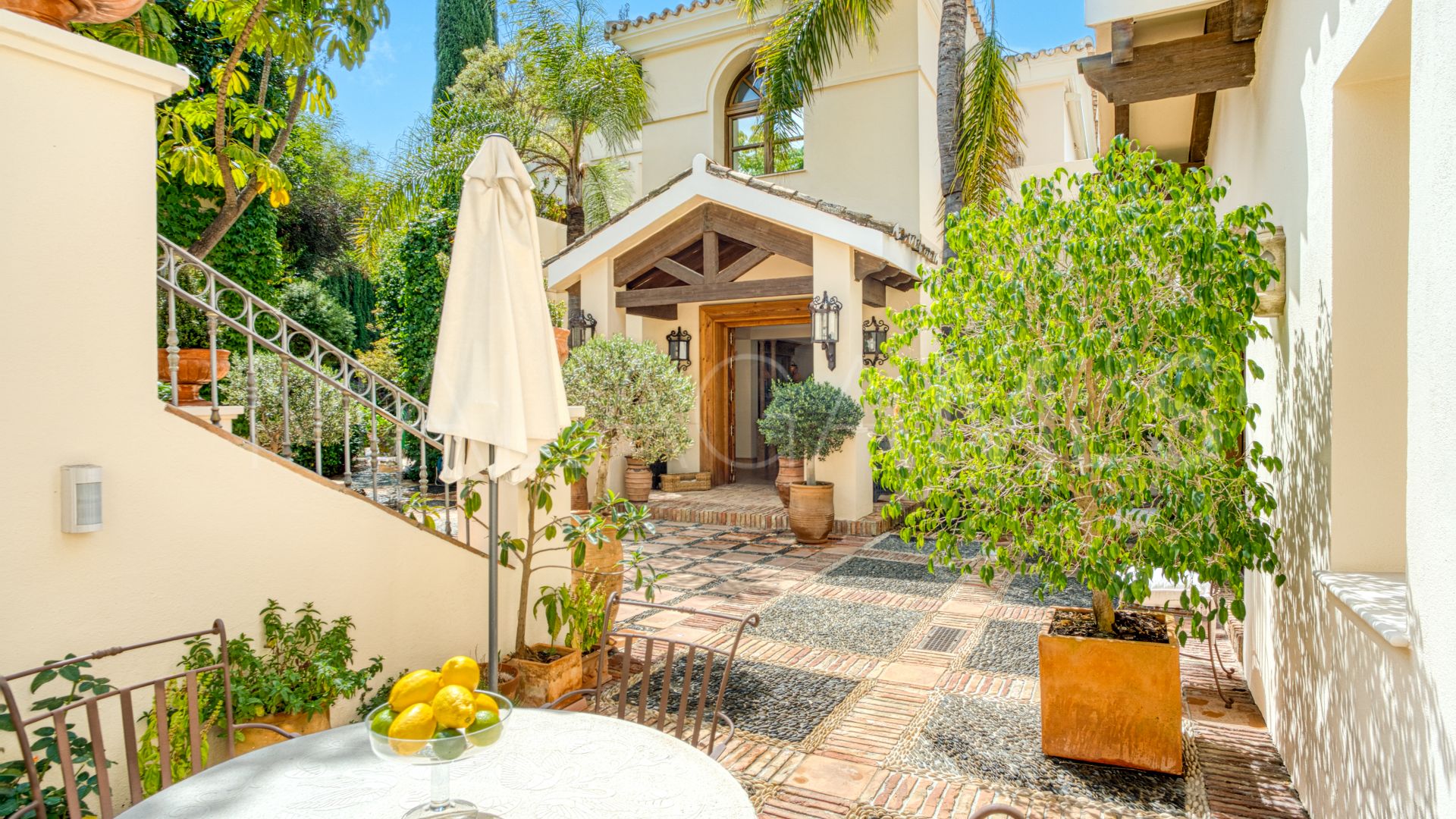 Villa for sale in Las Lomas del Marbella Club