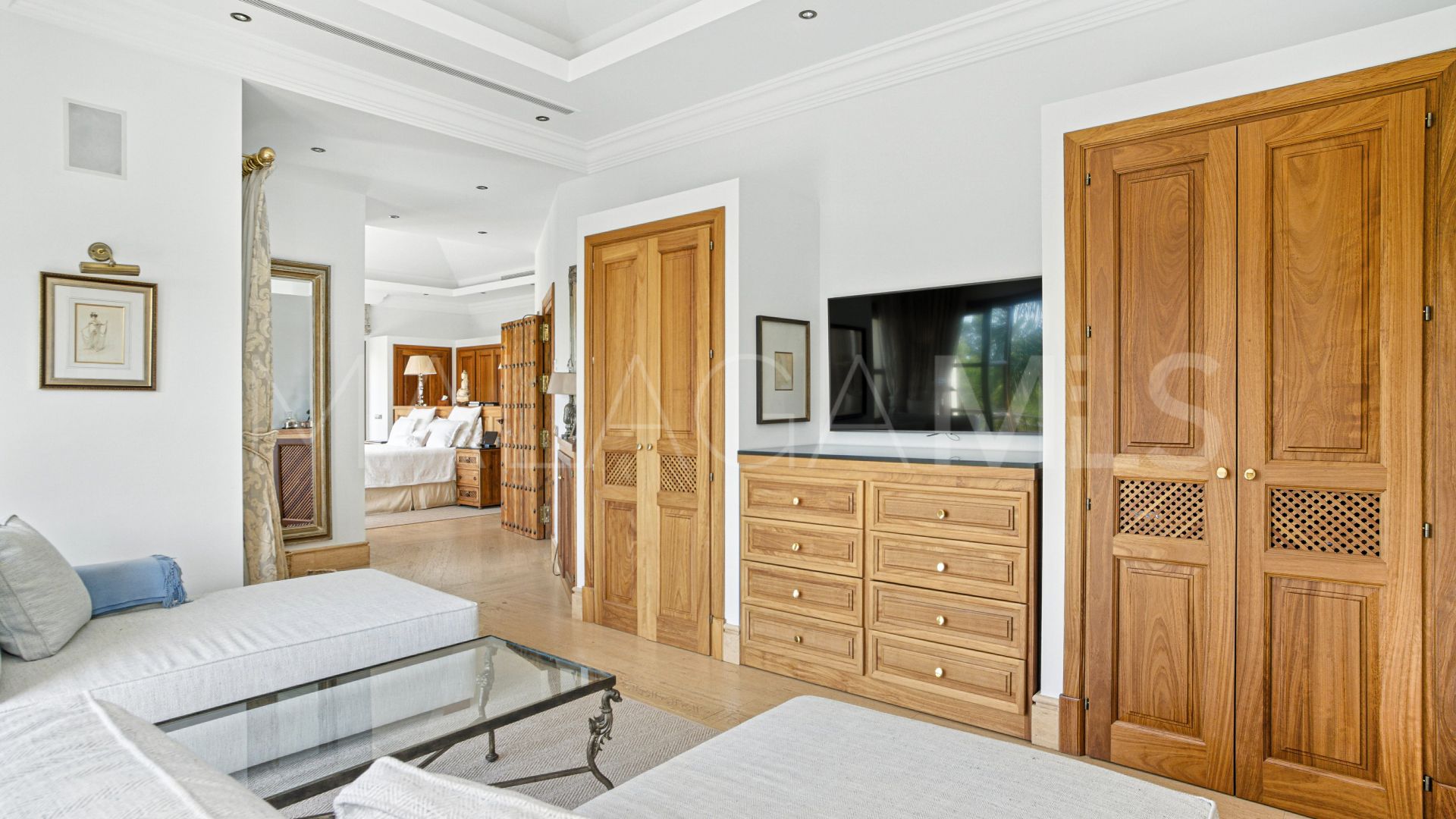 Villa for sale in Las Lomas del Marbella Club