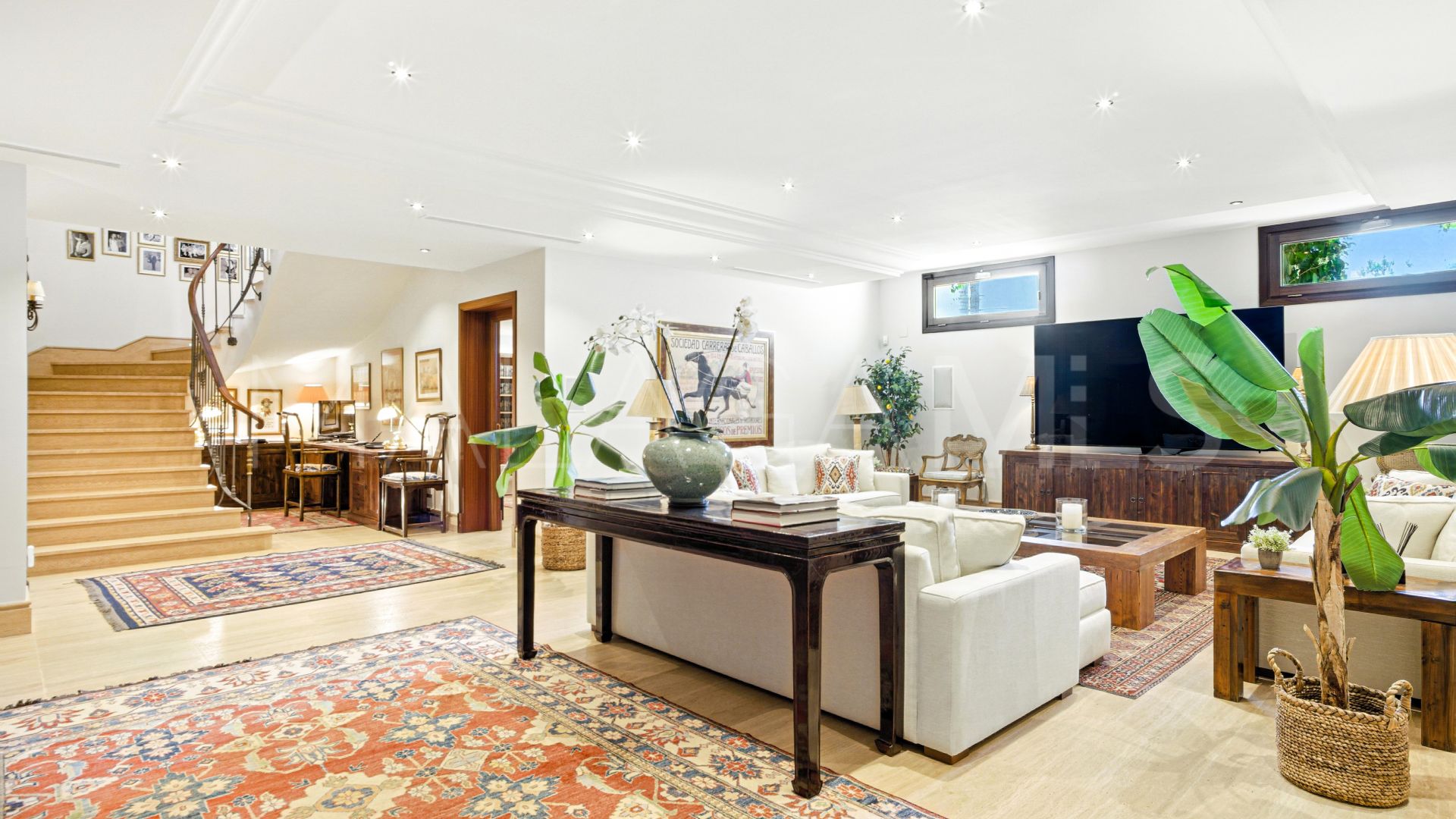Villa for sale in Las Lomas del Marbella Club