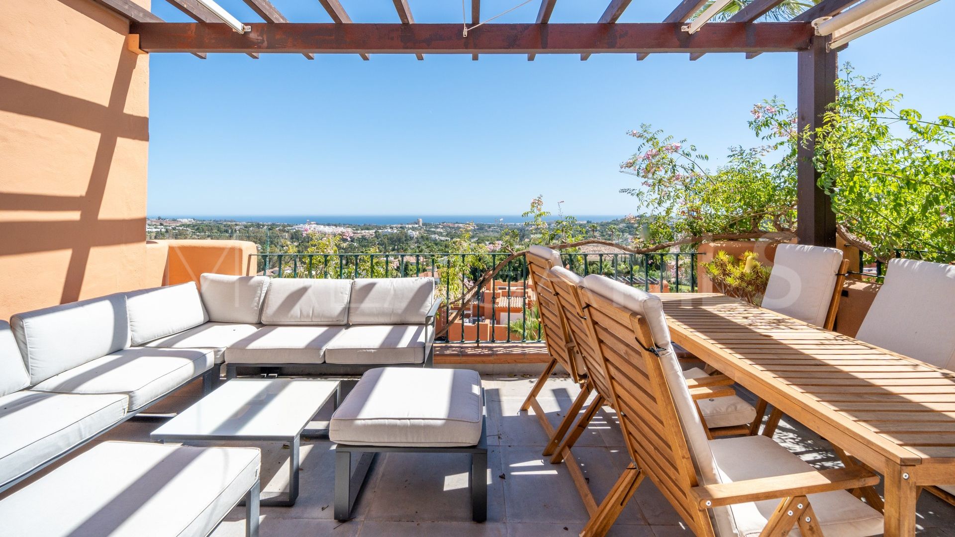 Buy atico duplex with 3 bedrooms in Les Belvederes