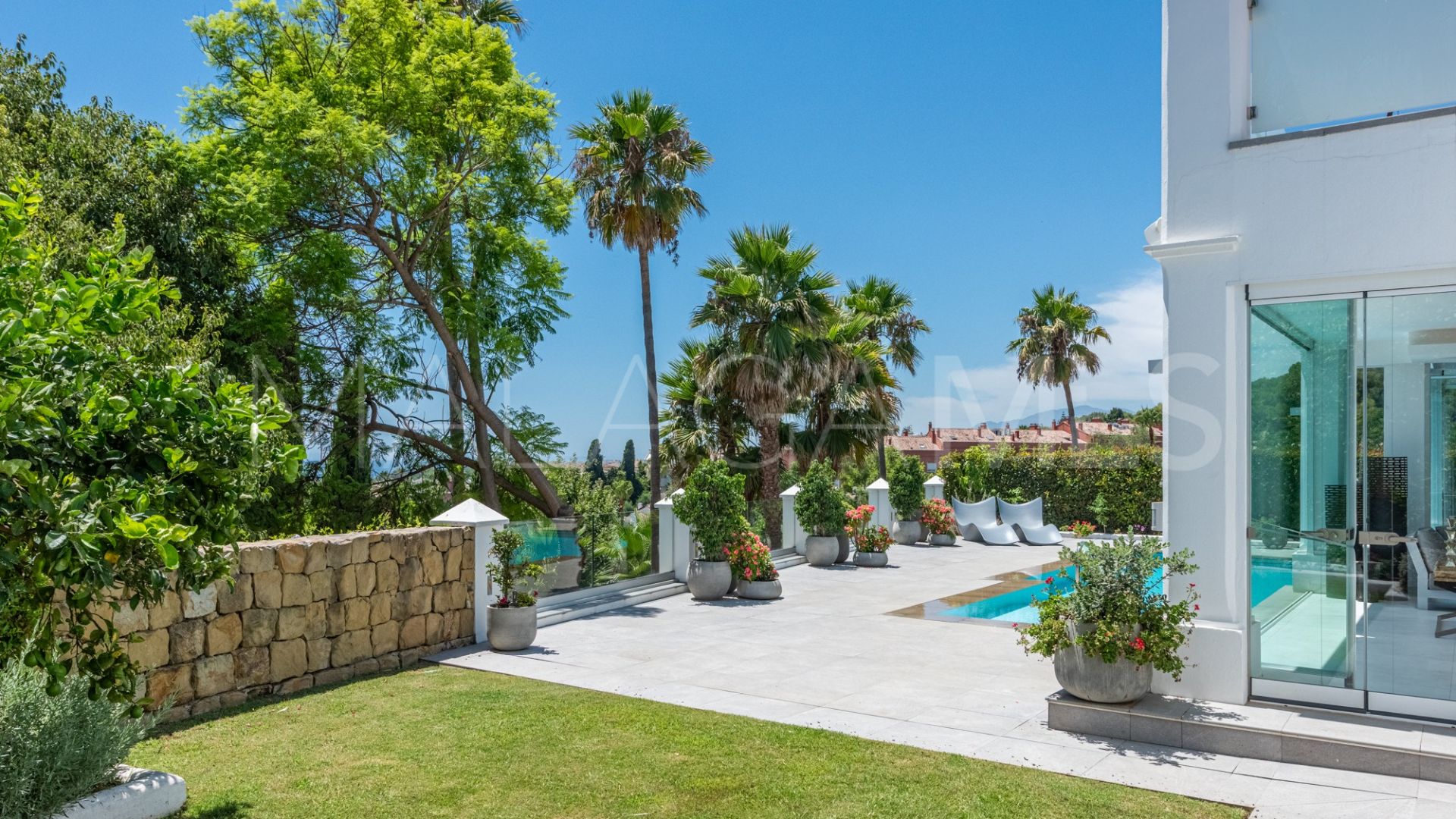 Villa for sale in El Capricho