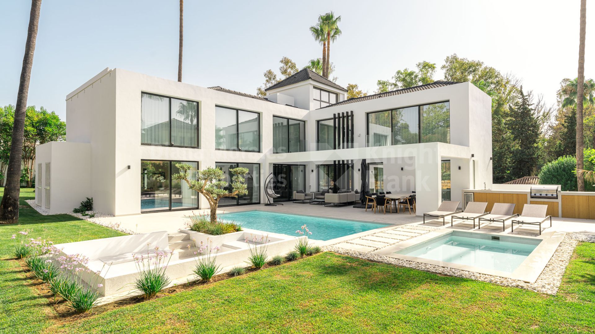 Lagomar, Villa Atenas, modern 4-bedroom house with basement for leisure in Nueva Andalucía