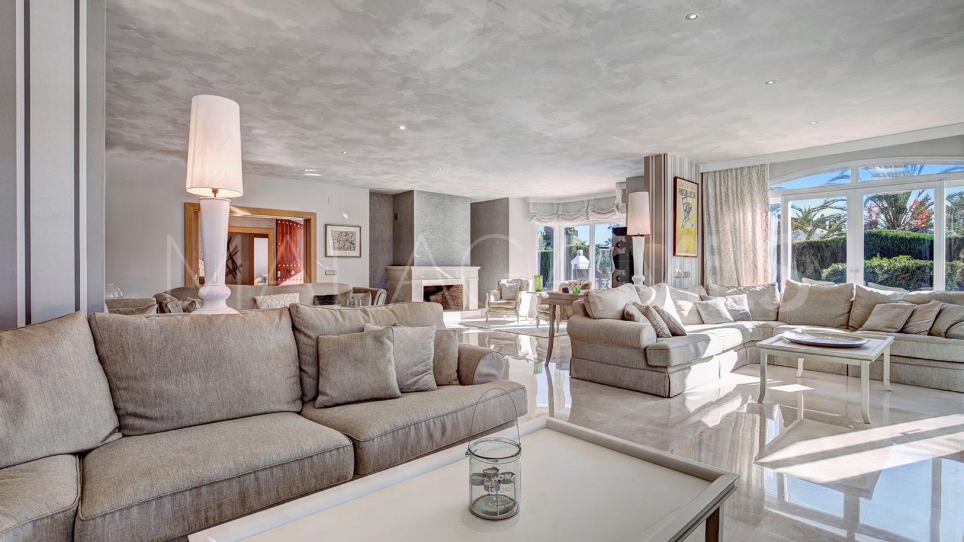 Villa in Guadalmina Baja for sale