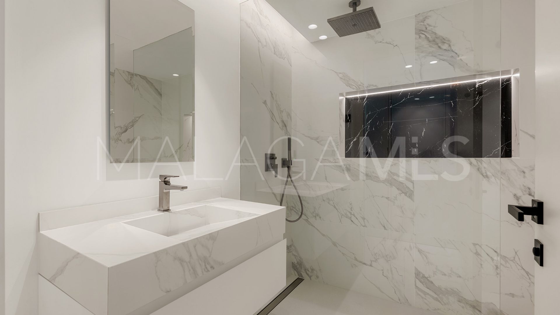 Villa for sale in Los Naranjos