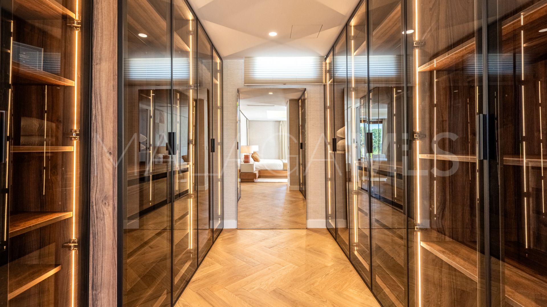 Buy Casasola 6 bedrooms villa