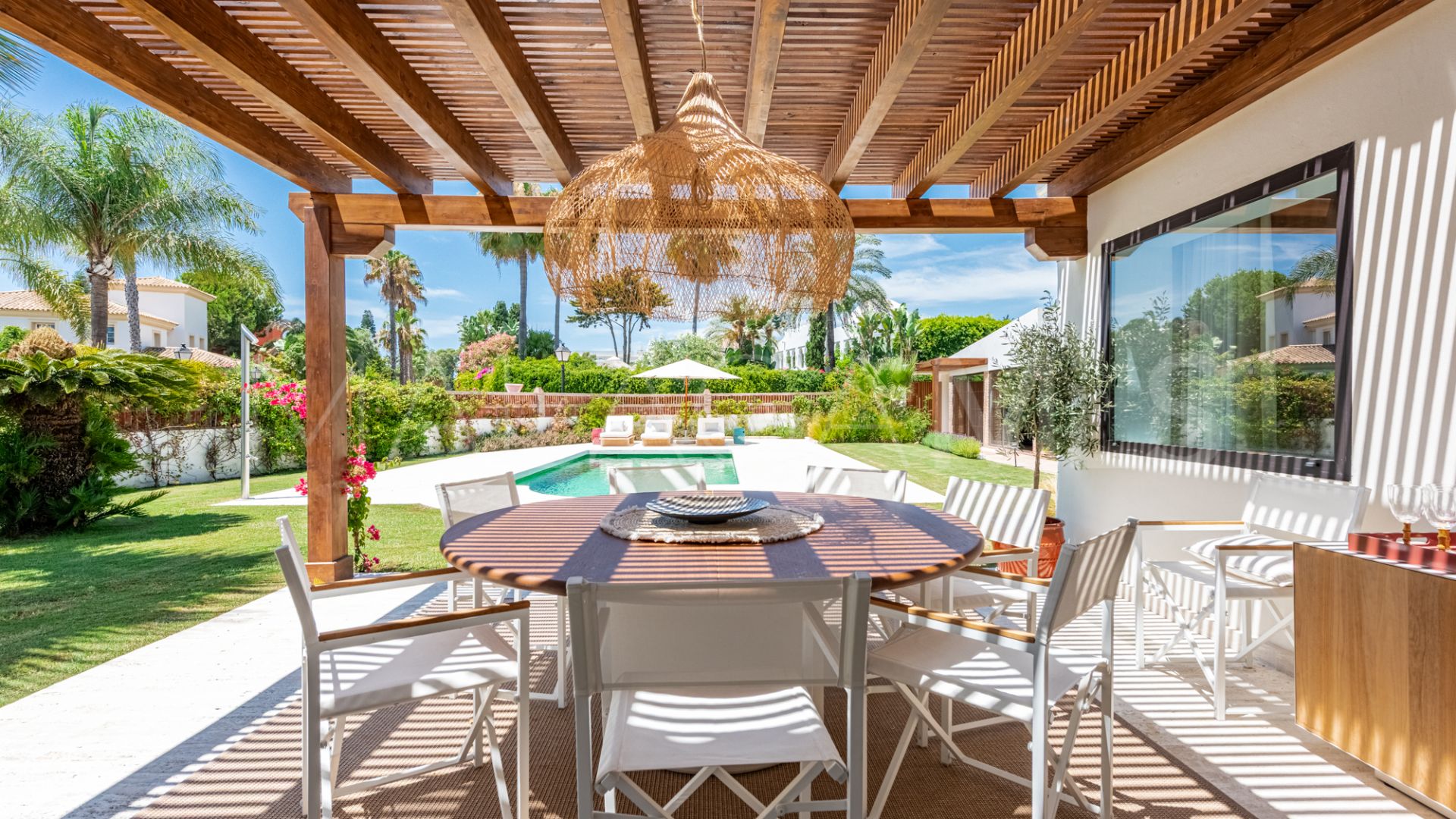Buy Casasola 6 bedrooms villa