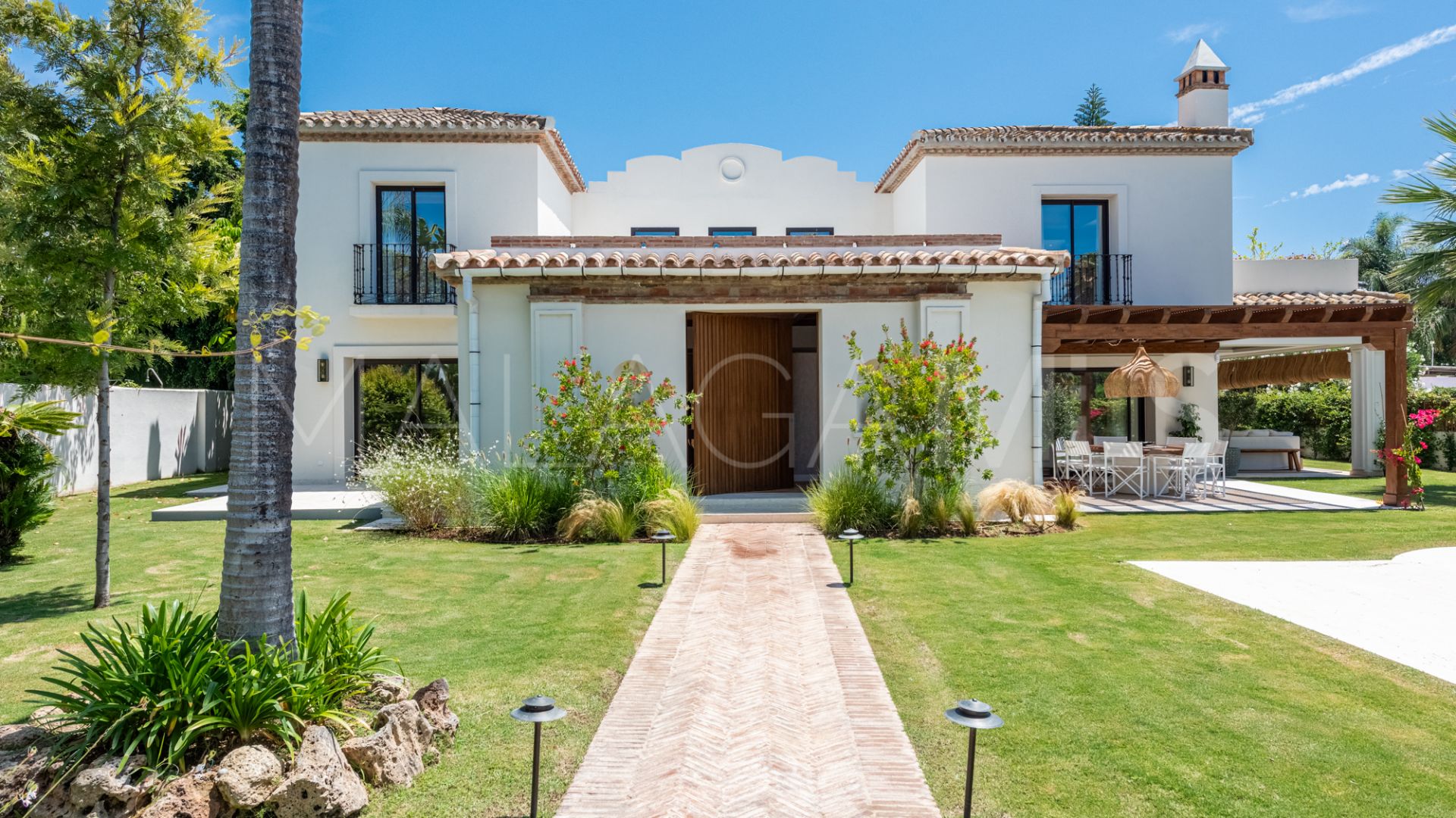 Buy Casasola 6 bedrooms villa