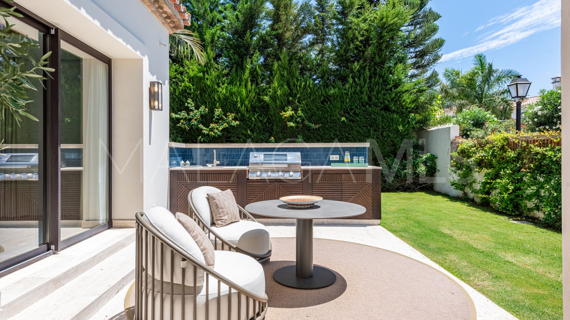 Buy Casasola 6 bedrooms villa