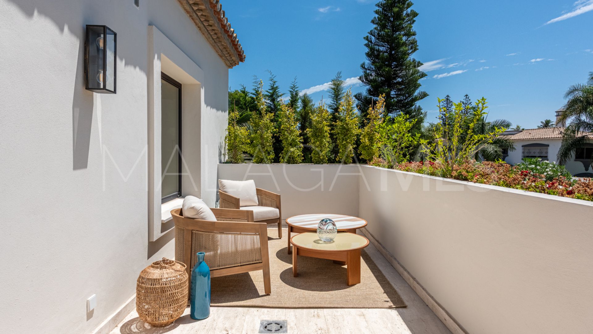 Buy Casasola 6 bedrooms villa