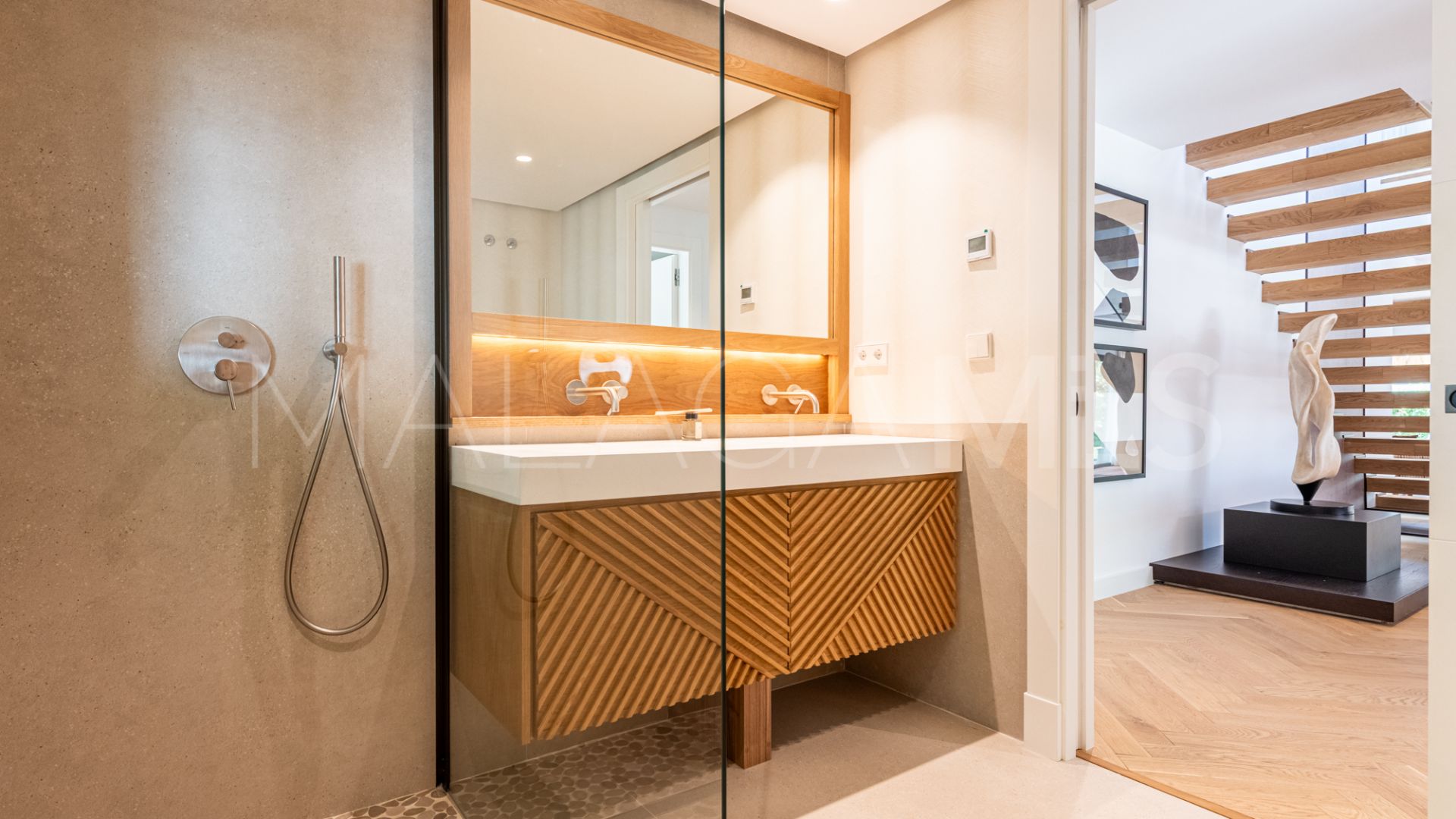 Buy Casasola 6 bedrooms villa