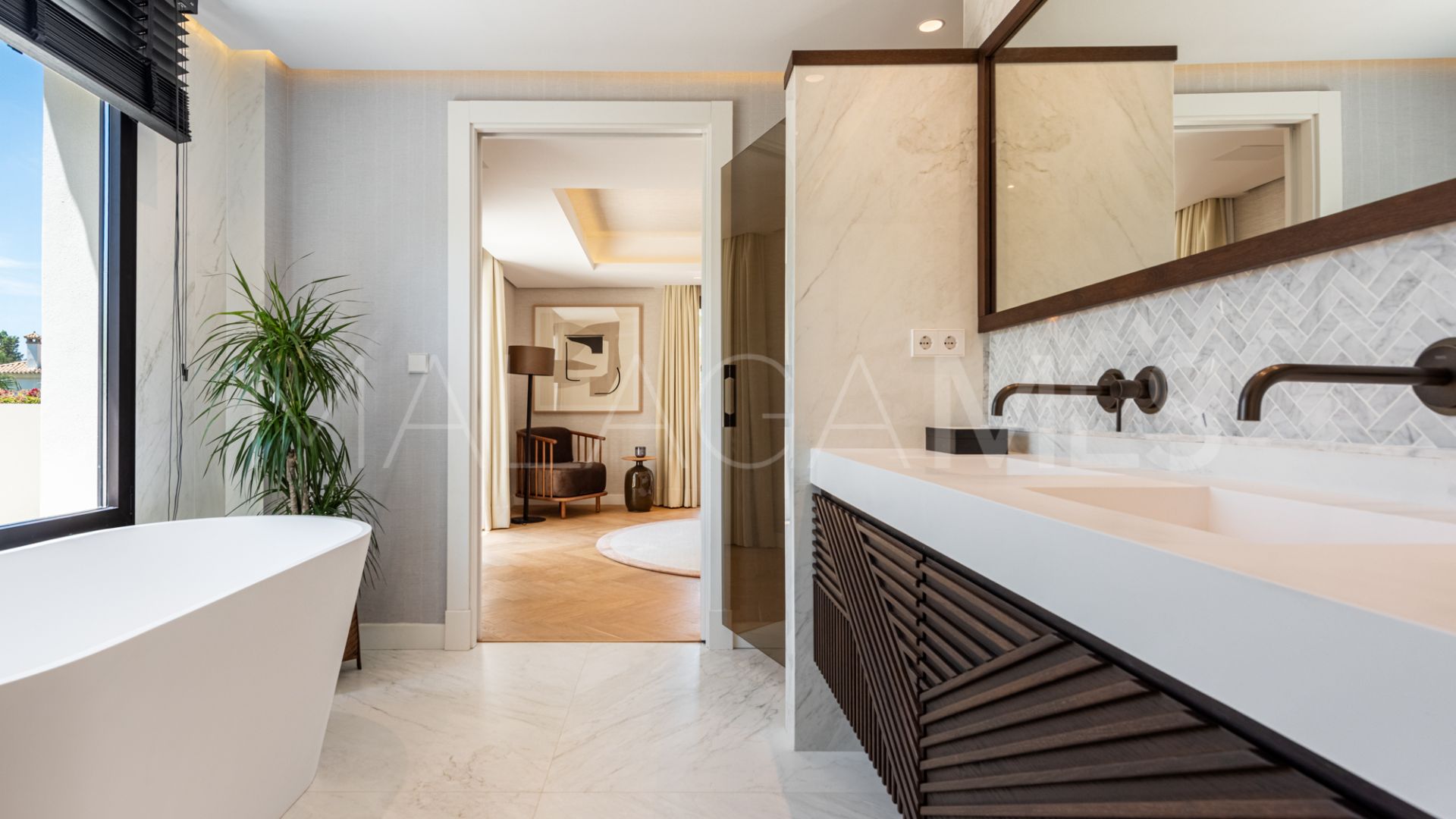 Buy Casasola 6 bedrooms villa